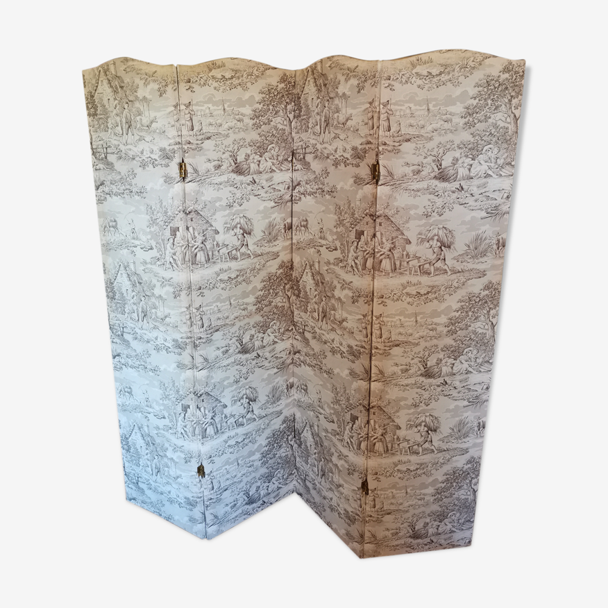 Des boîtes de rangement recouvertes de papier « toile de Jouy