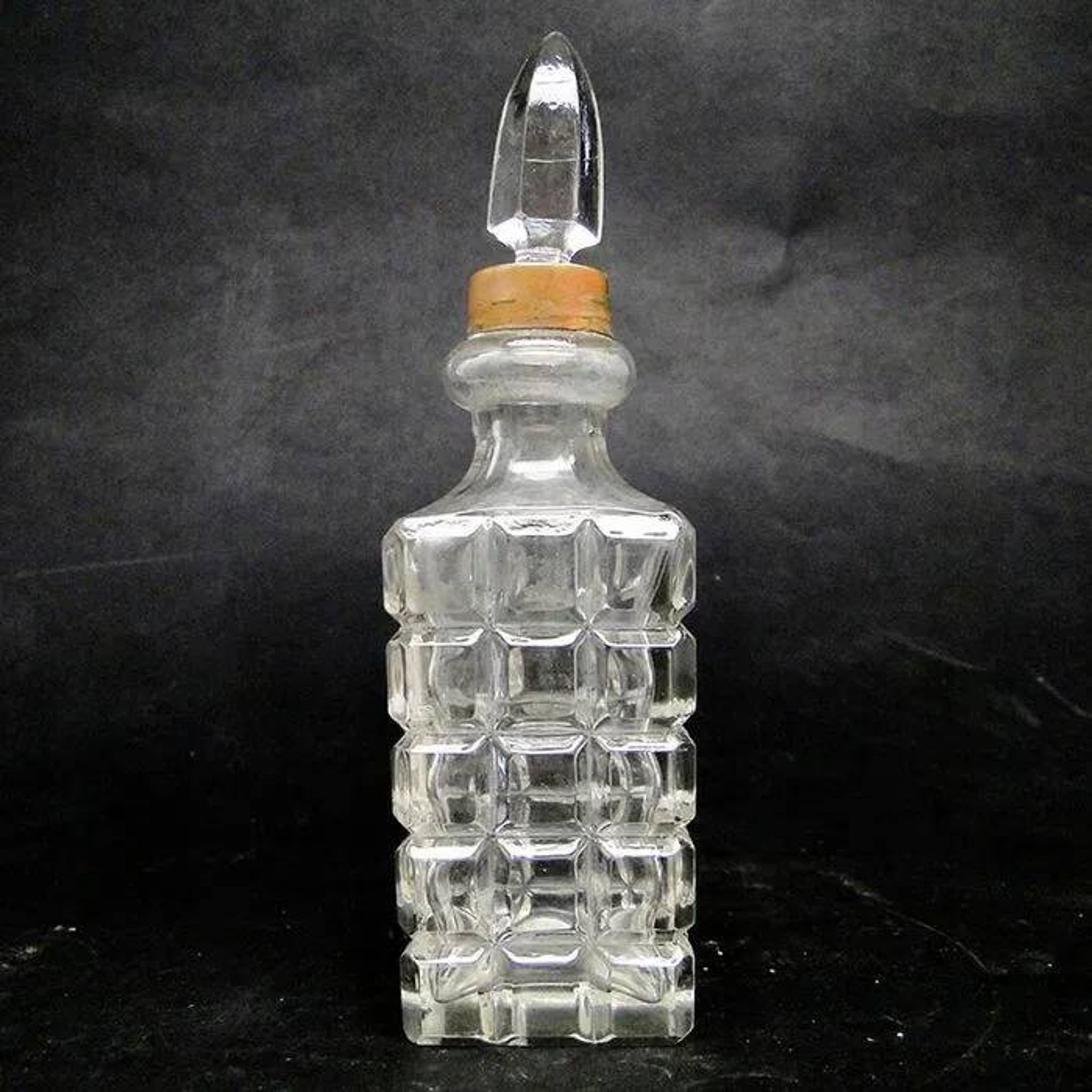 Carafe en cristal, Vienne