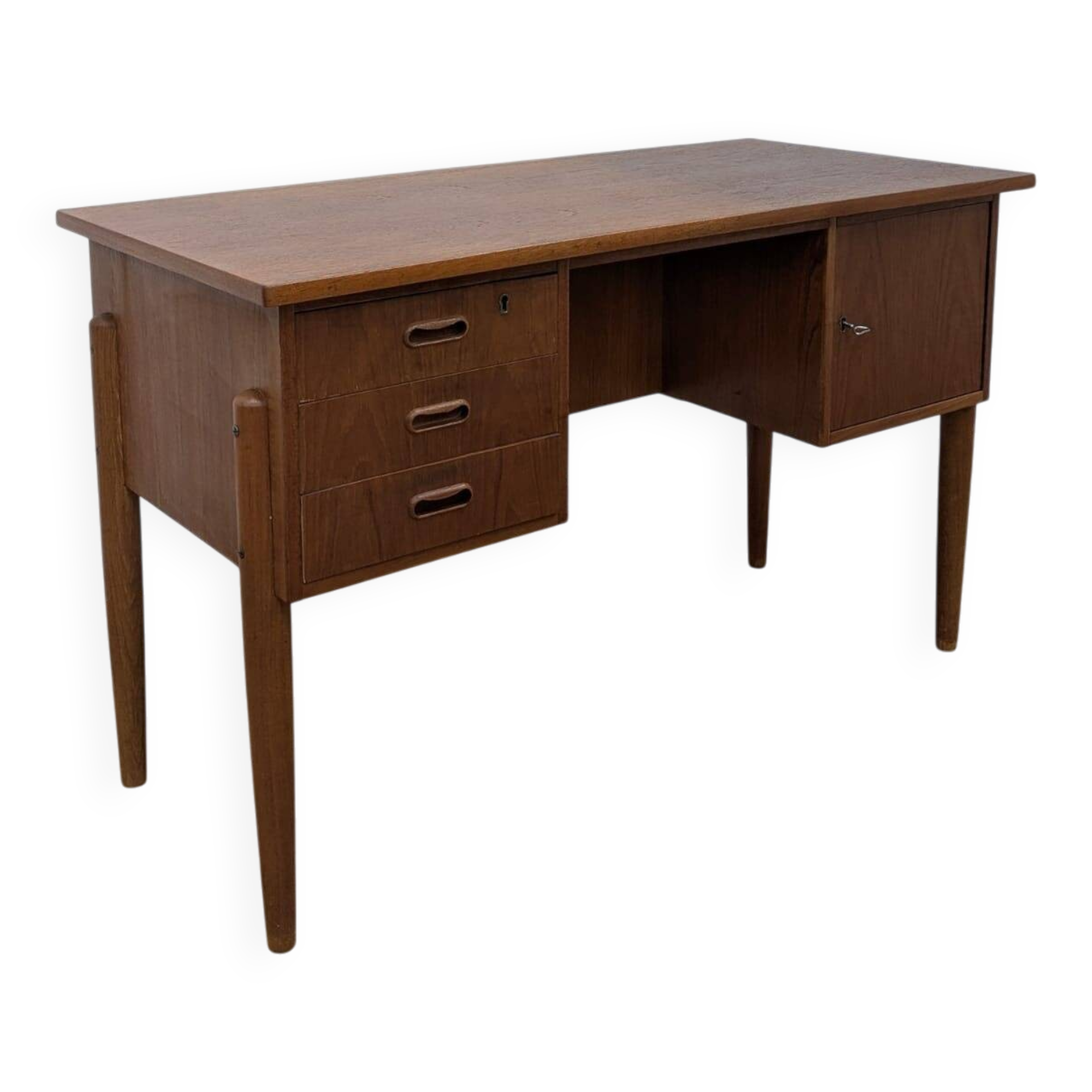 Vintage Scandinavian desk from the 1960s in teak.