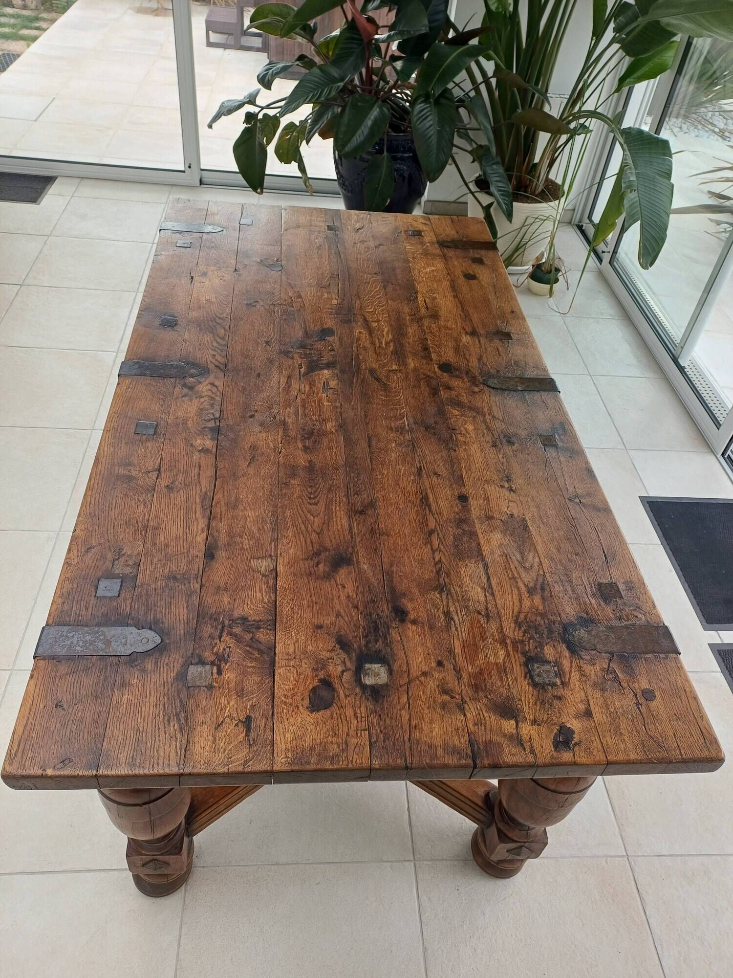 Centenary table in solid oak – Spanish Renaissance style (180 cm).