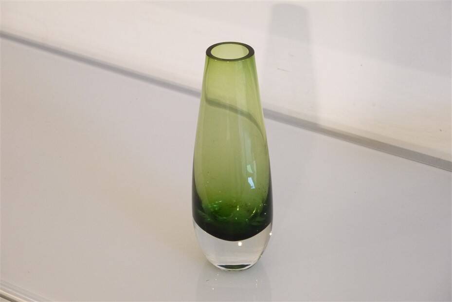 Vase vintage scandinave en verre 1960
