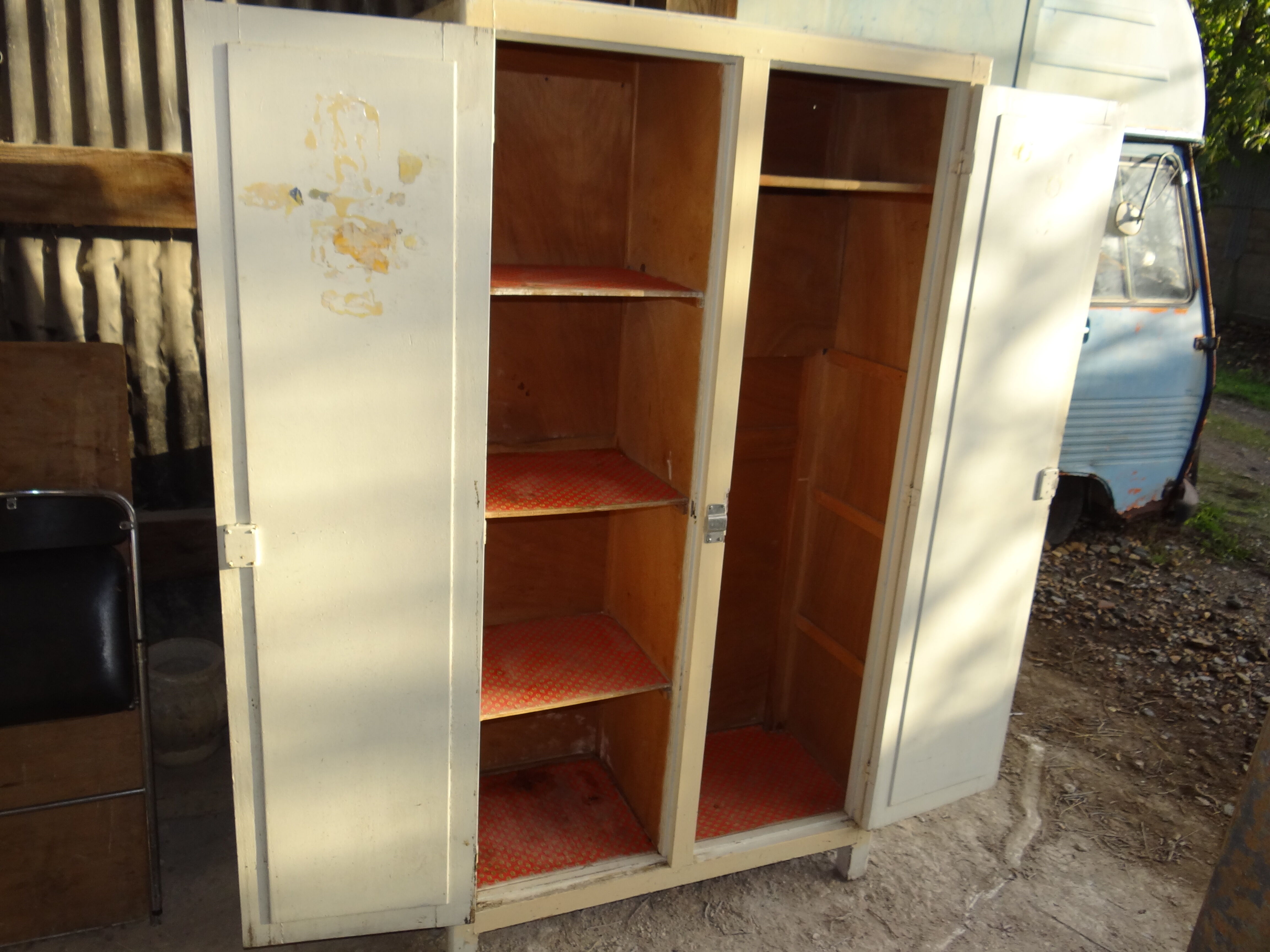 1950s Parisian wardrobe