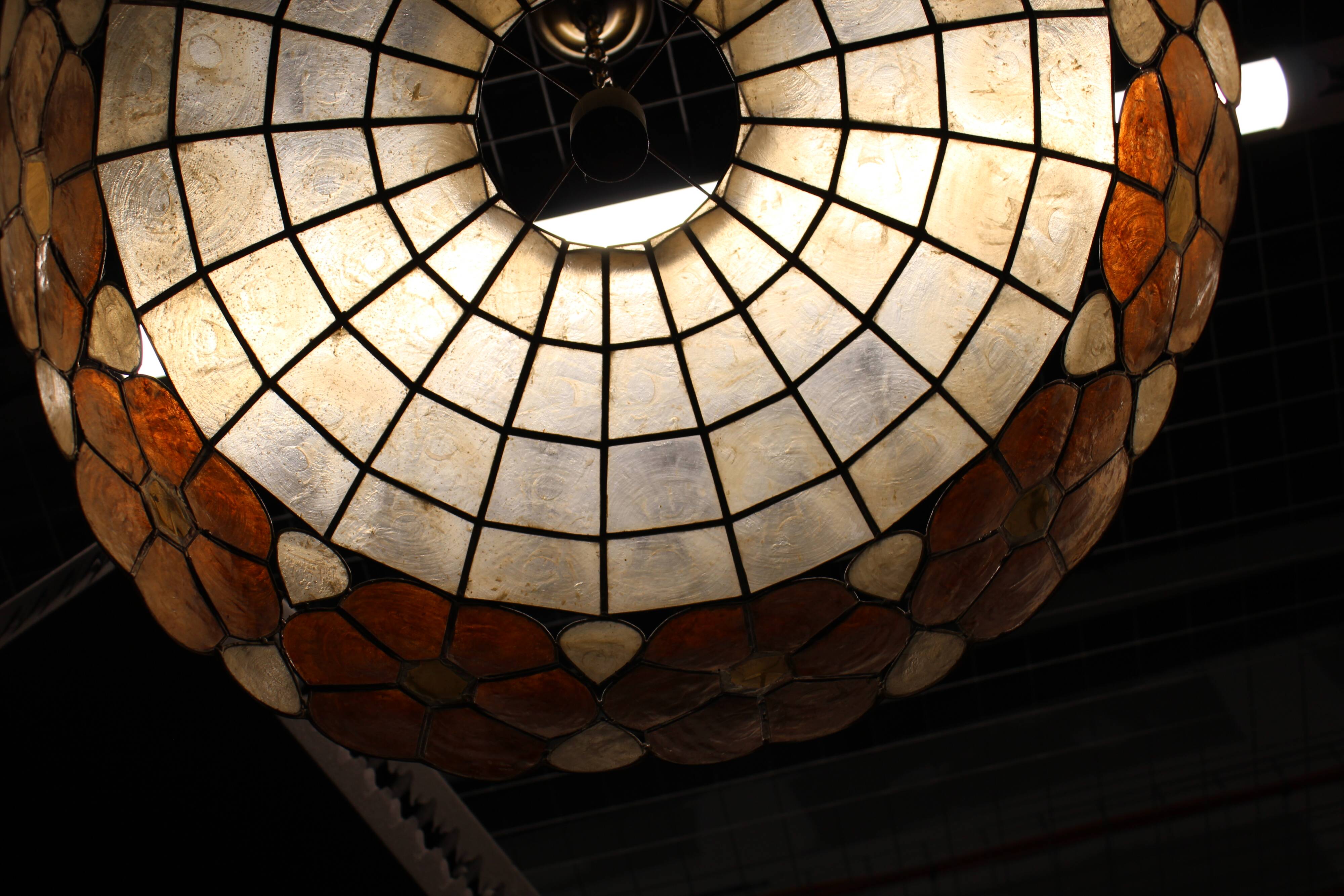 Mother-of-pearl shell pendant light Floral decor