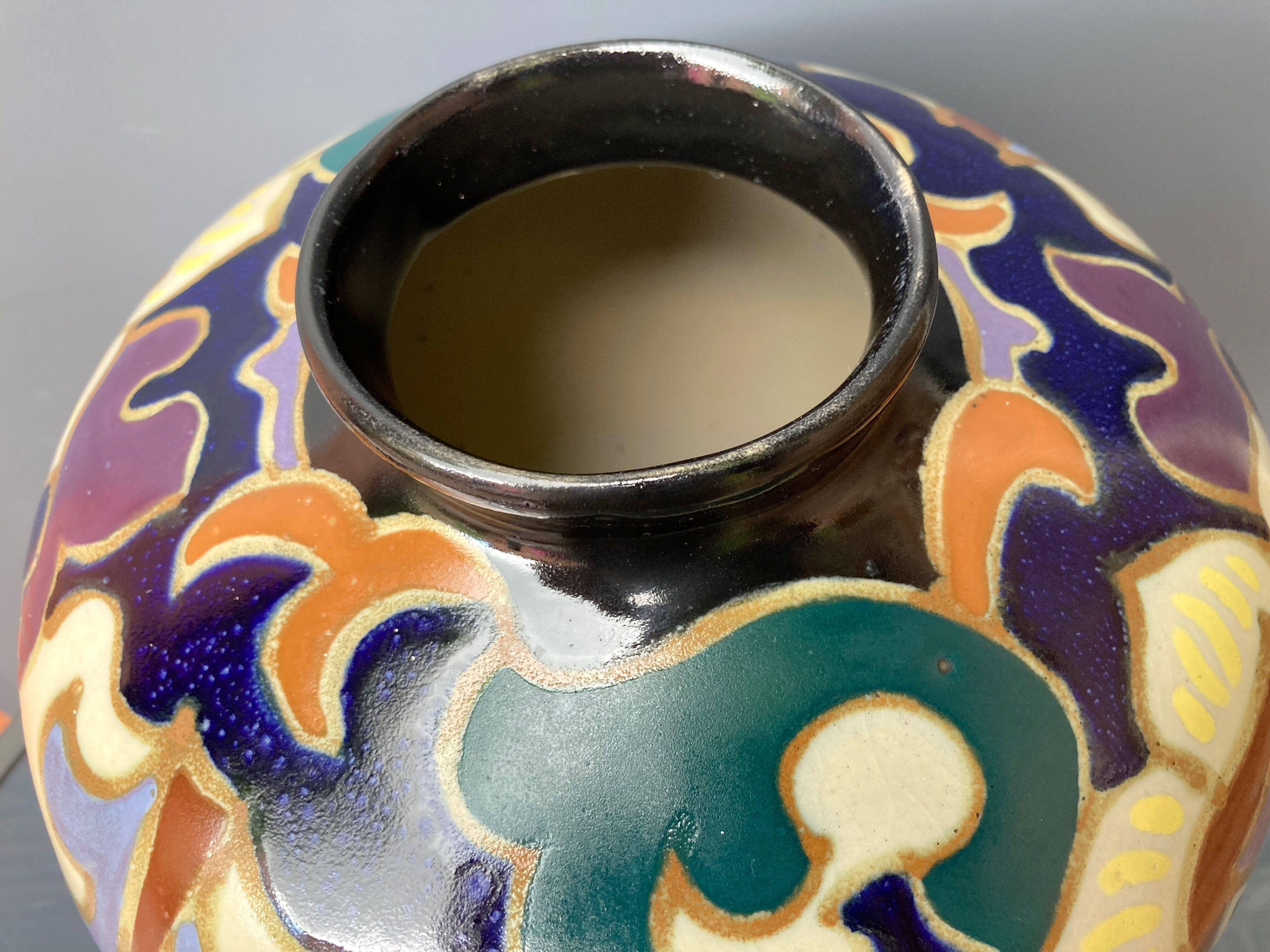 Aca vase by Lena Tonoda