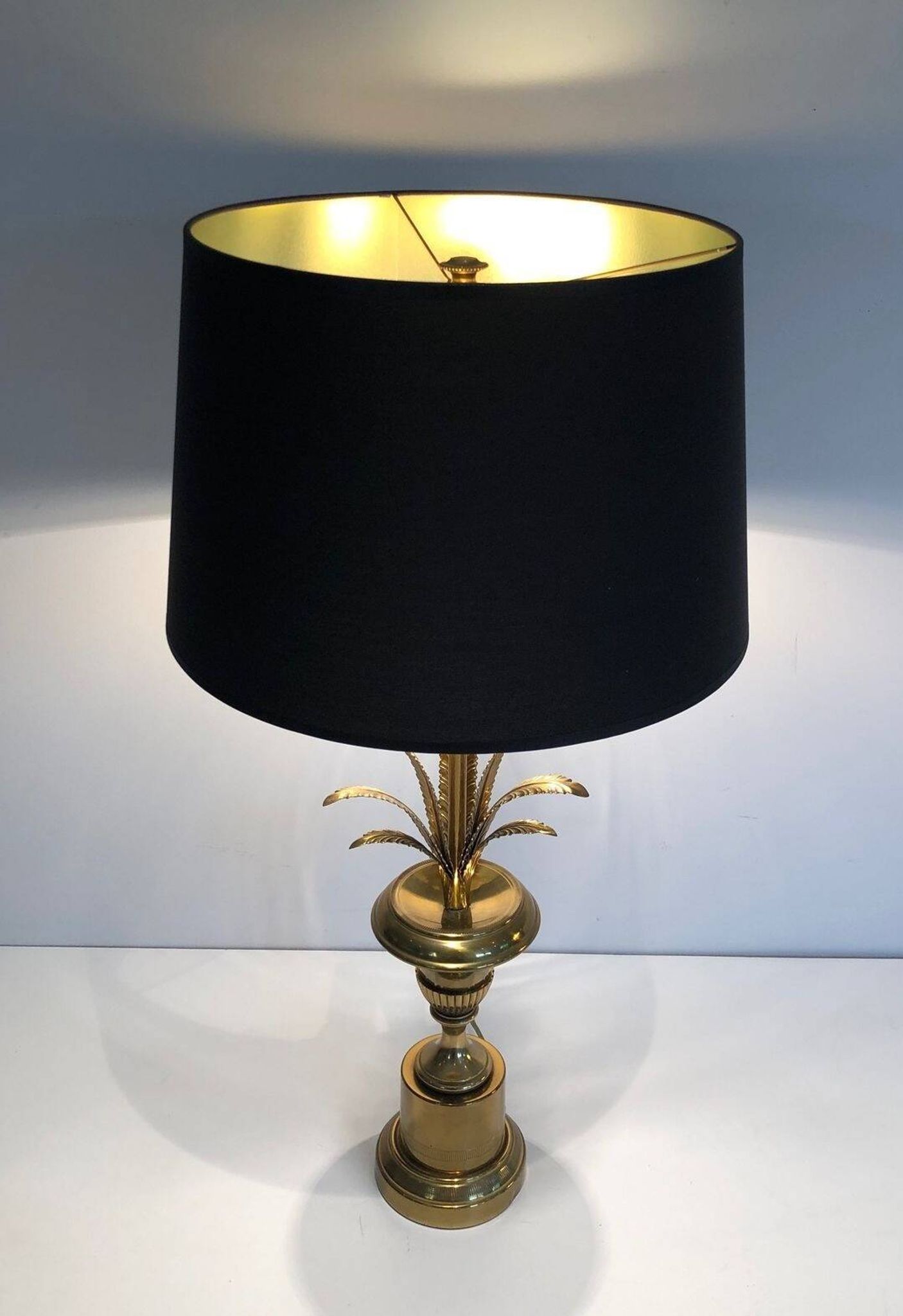 Neoclassical Palm Tree Table Lamp in Brass in the Style of M