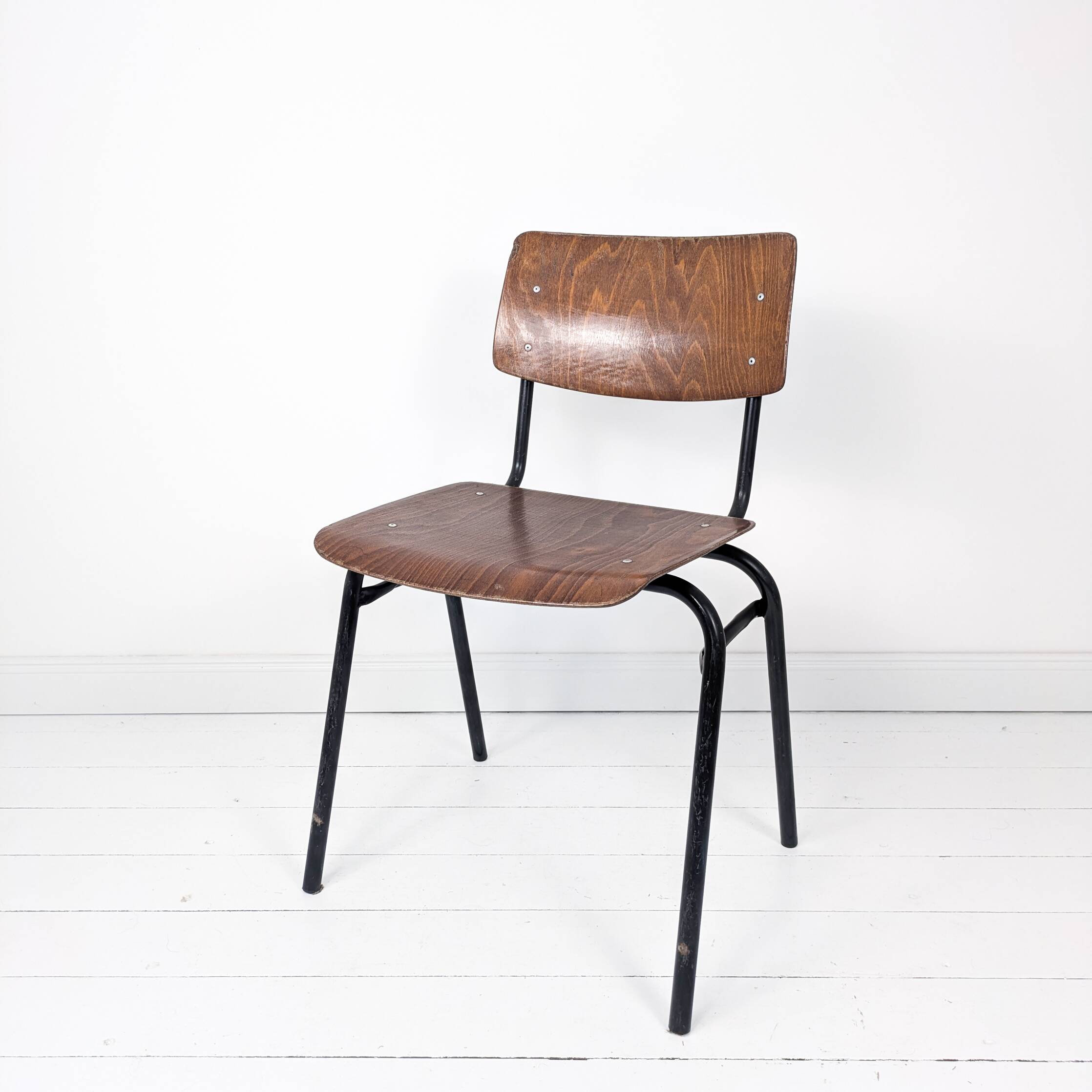 Chaise vintage Pagholz Ahrend Cirkel années 60 assise chêne piètement métal