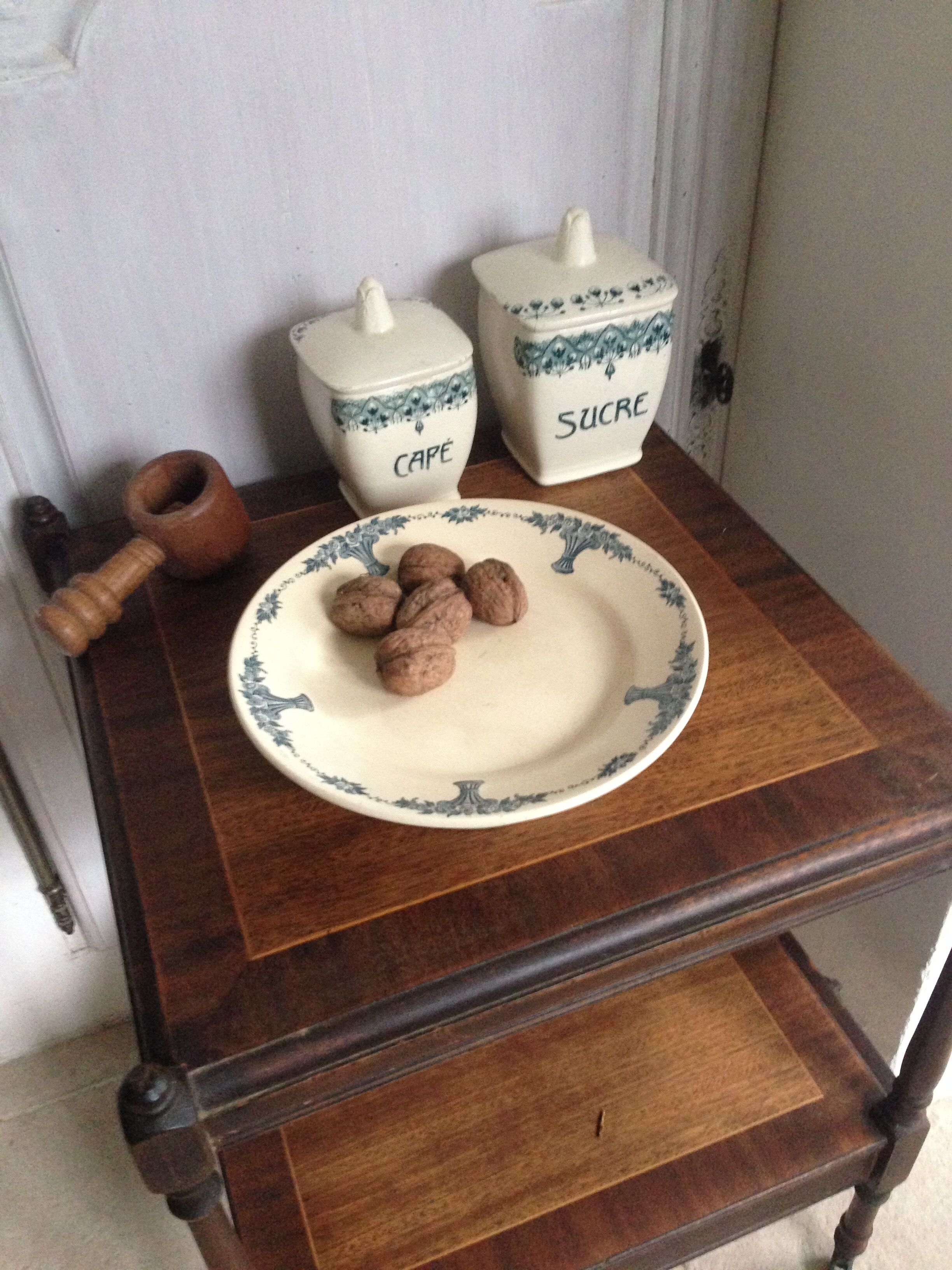 Plate pedestal Longchamp circa 1930