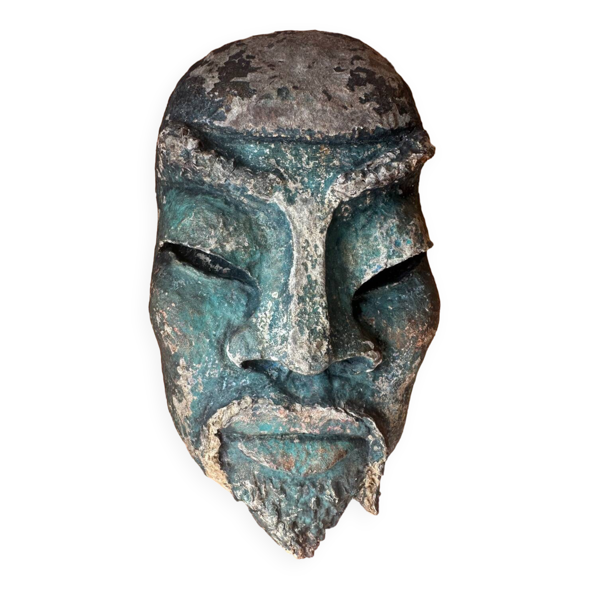 Masque en papier mâché