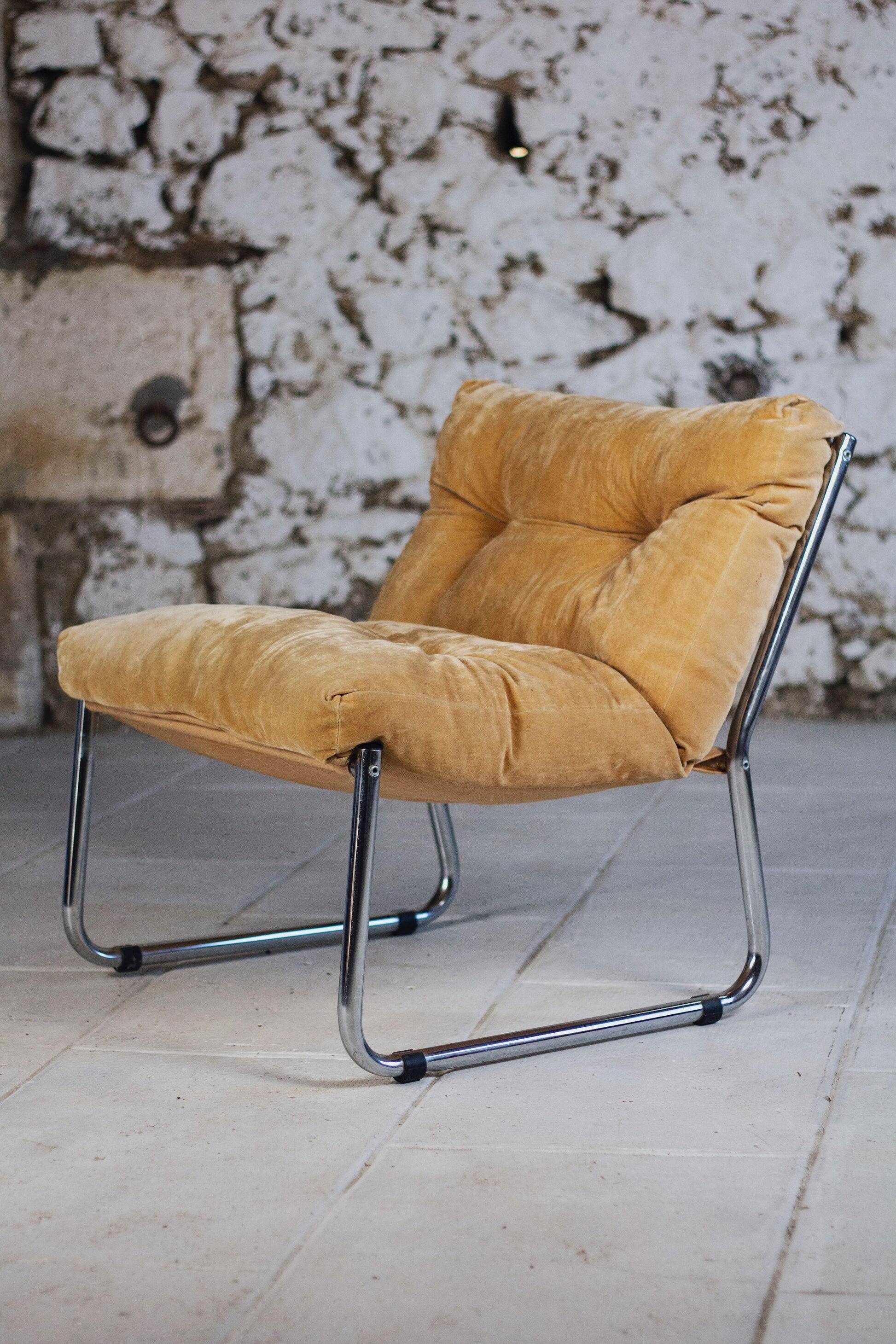 Vintage "Pixi" style armchair in velvet and chrome, 1970