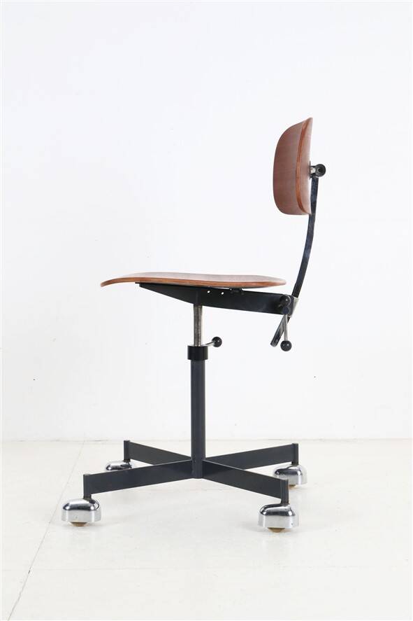 Kevi office chair by Jørgen Rasmussen / Teak / 1960s / Mid-century Danish modern design