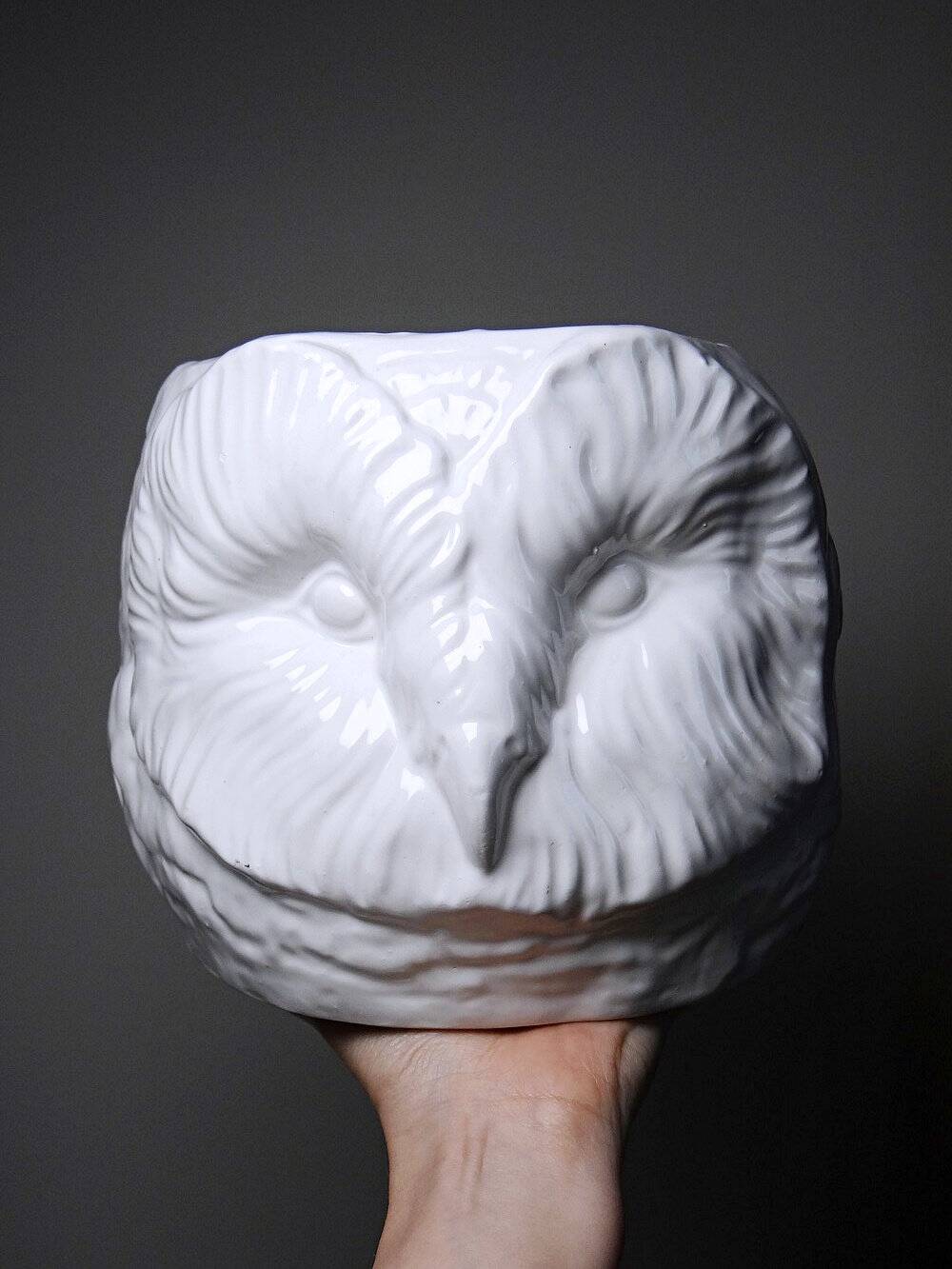 Large owl head cache-pot in vintage Italian white faience.