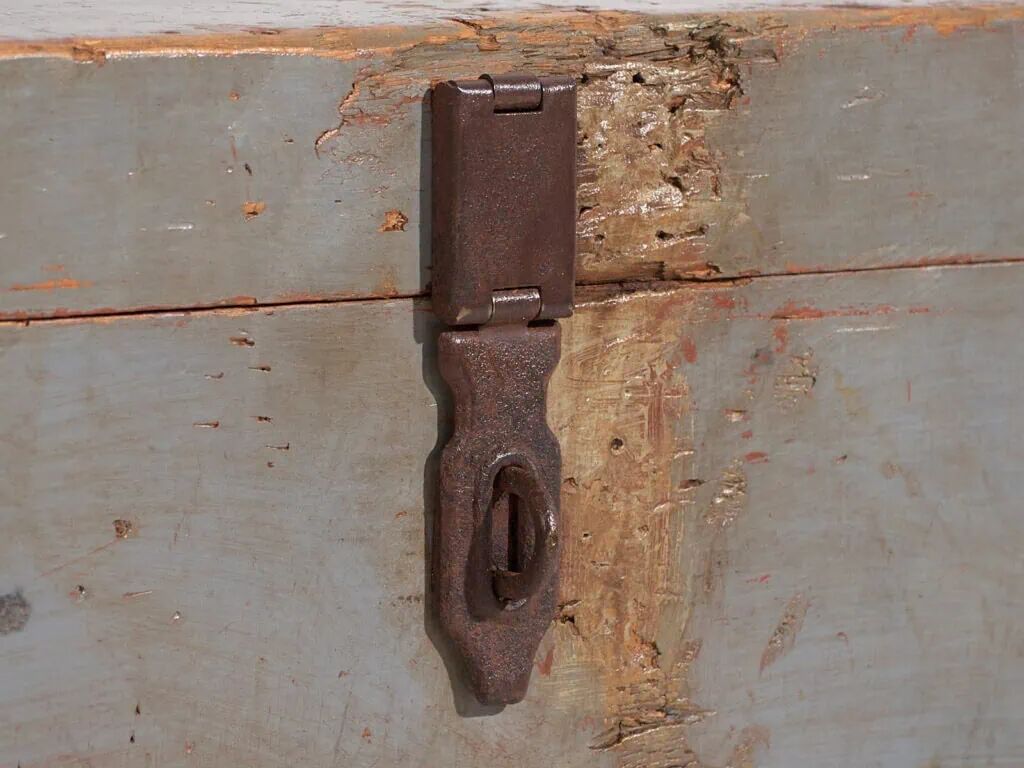 Small antique chest with grey patina (c.1920) #12