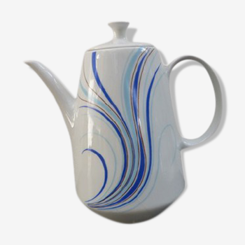 Ghillian teapot in porcelain