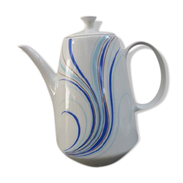 Ghillian teapot in porcelain