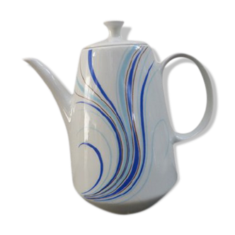 Ghillian teapot in porcelain