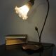 Lampe nénuphar en laiton et pâte de verre, style art nouveau.