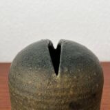 Minimalist vase by Dutch studio from the mid-century by Piet Knepper for Mobach, 1960s.