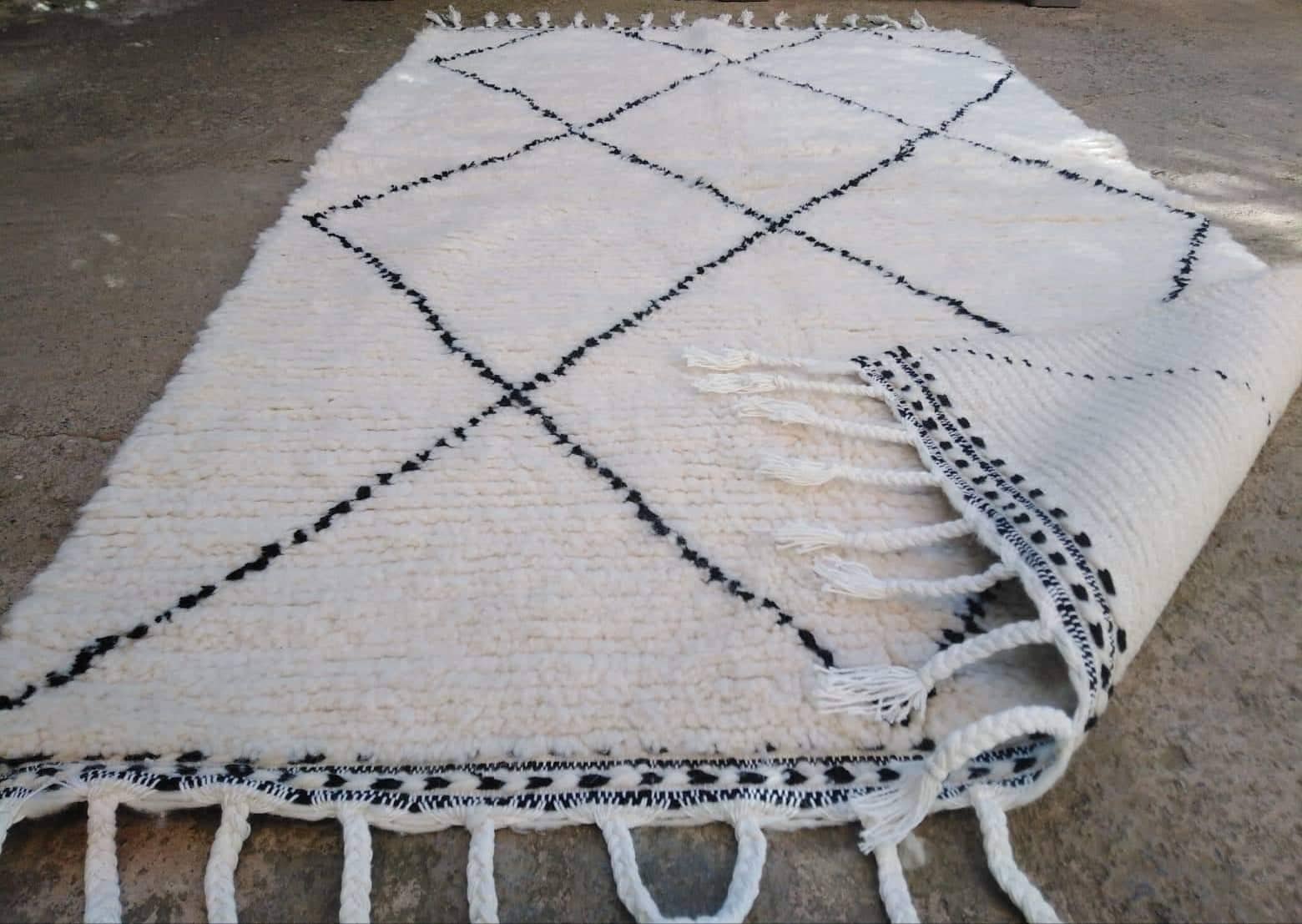 CARPET BENI OUARAIN 100% VIRGIN WOOL MAKES A NEW HAND