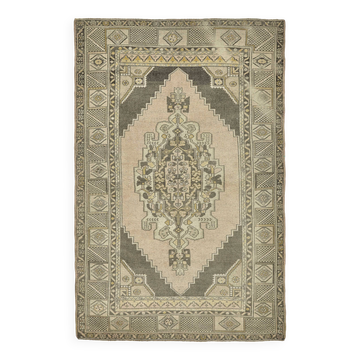 Turkish Vintage Anatolian Rug 147 cm x 223 cm