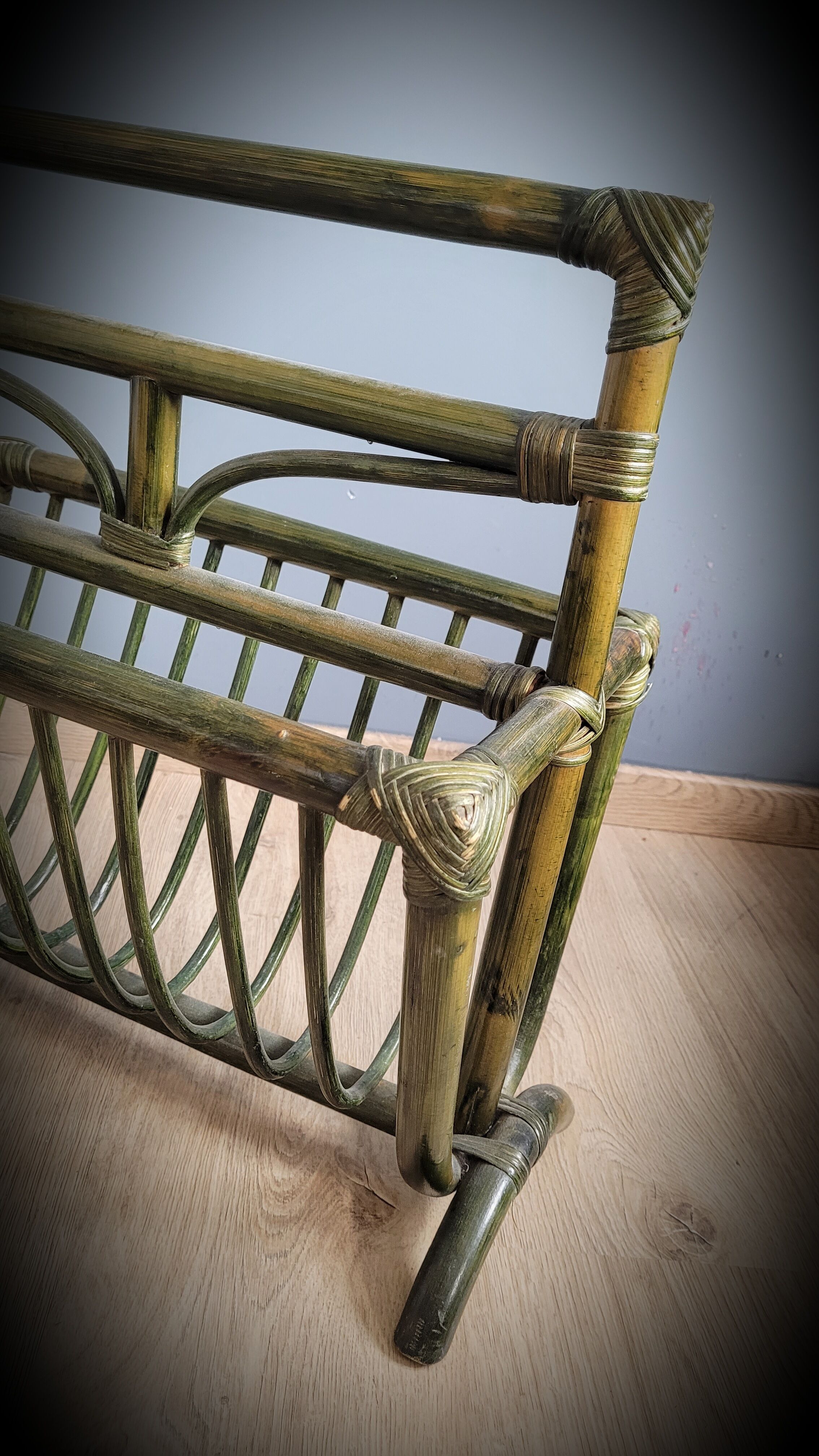 Green rattan bamboo review holder
