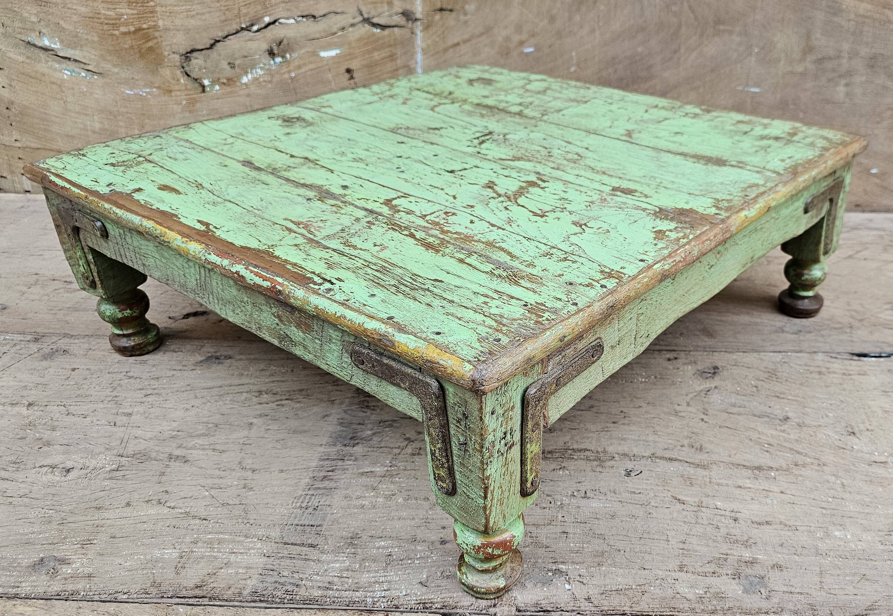 Ancienne table à thé en teck birman