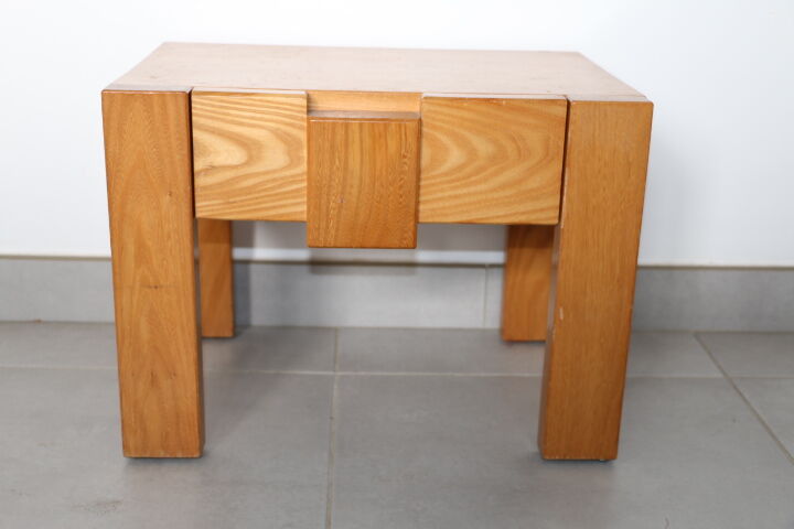 Bedside elm house Regain