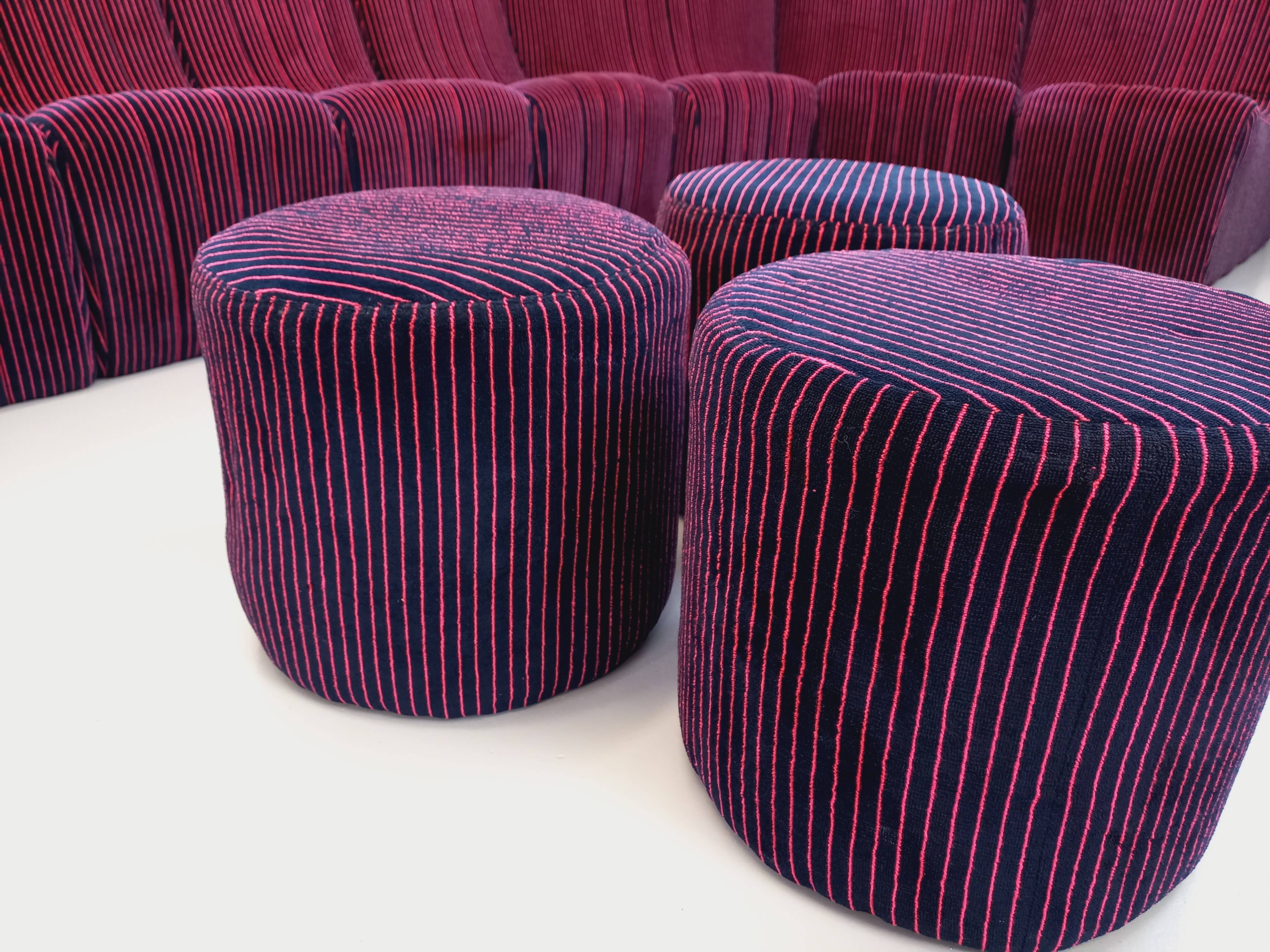 Vintage Snake modular sofa composed of 11 armchair modules and 3 velvet fabric poufs