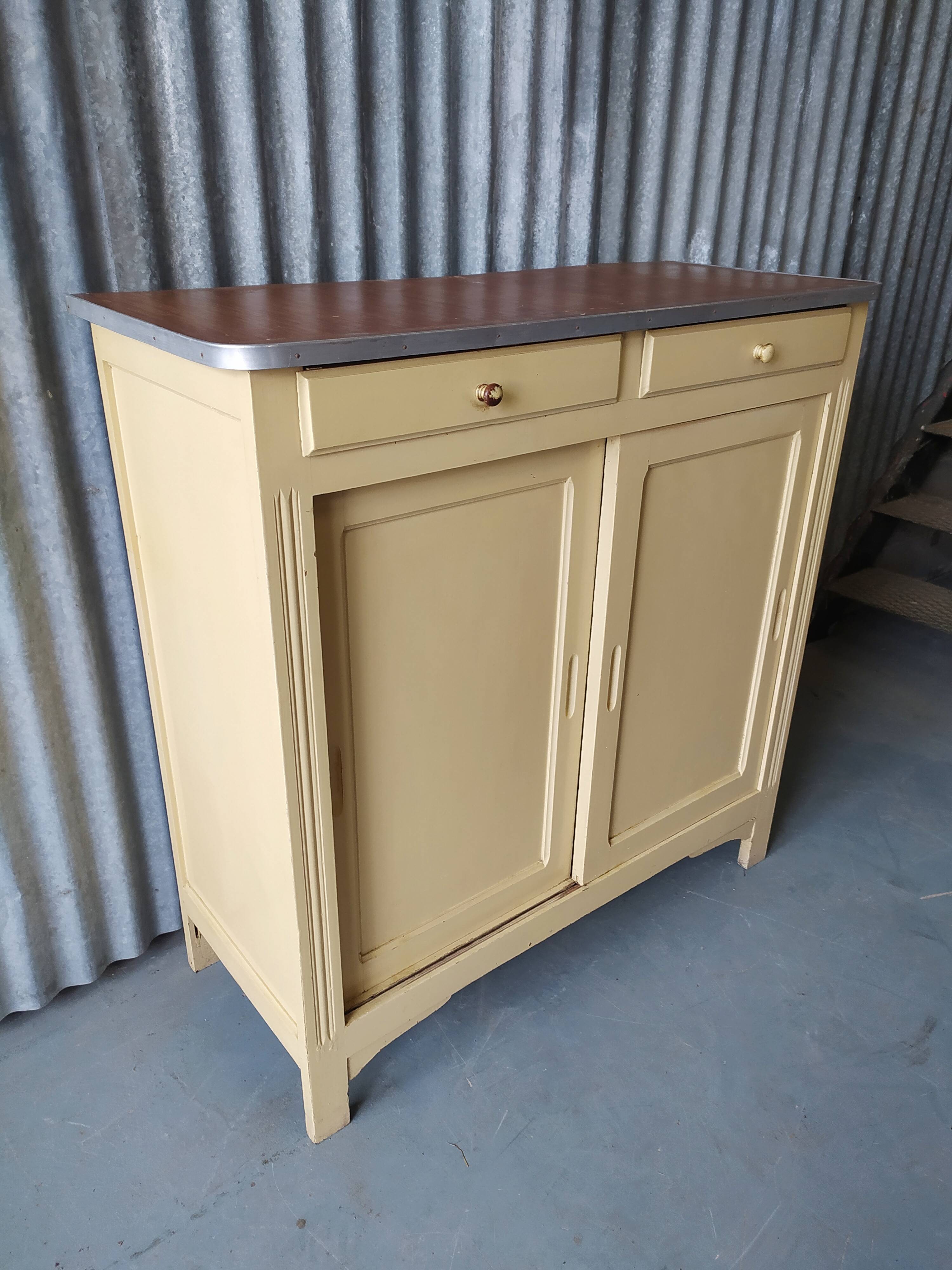 Parisian buffet sliding doors