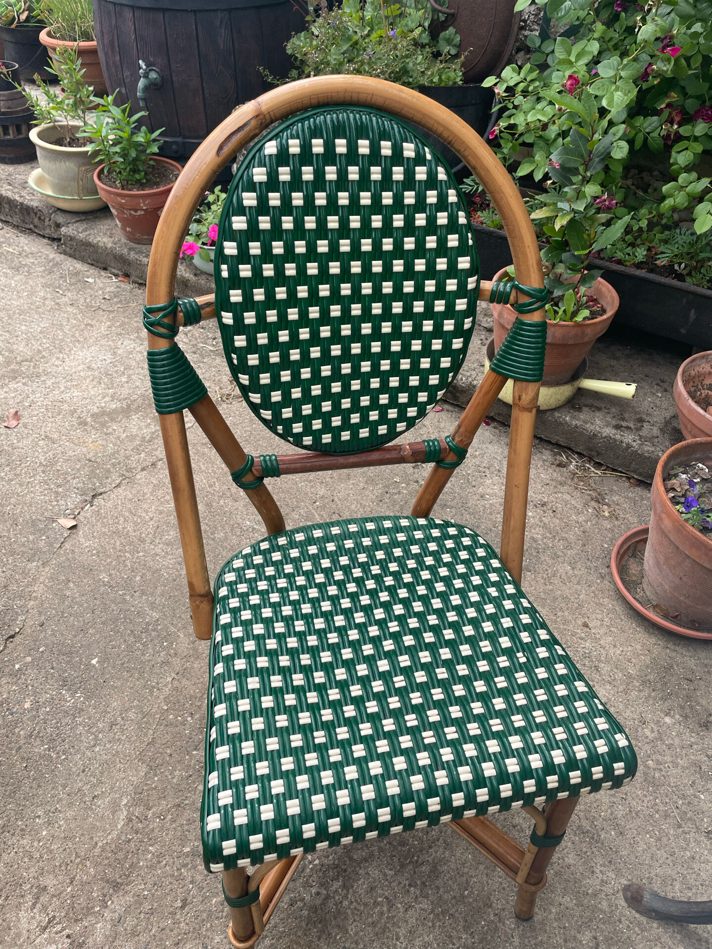 Table & chaises bistrot