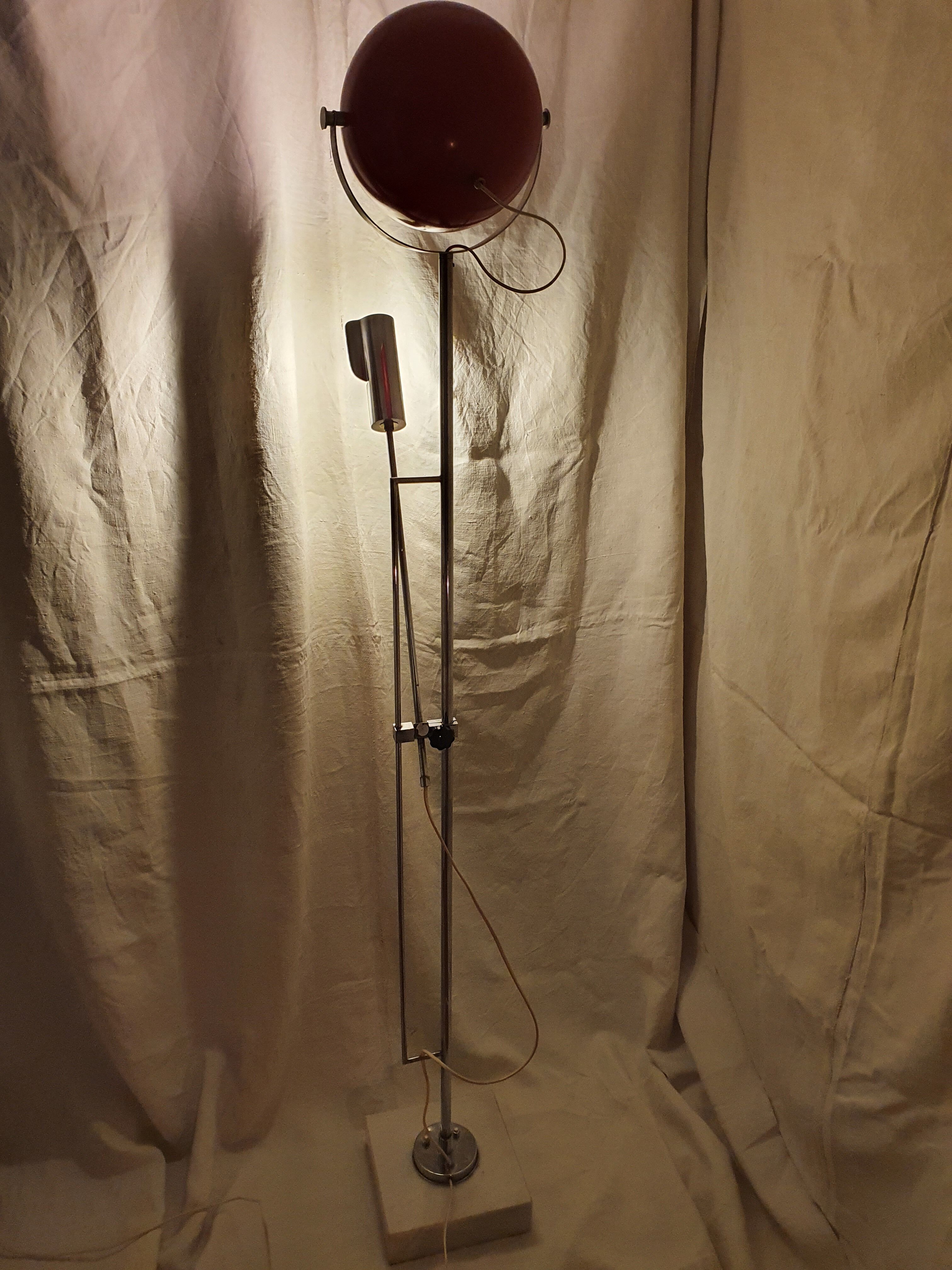 Lampadaire design italien avec liseuse