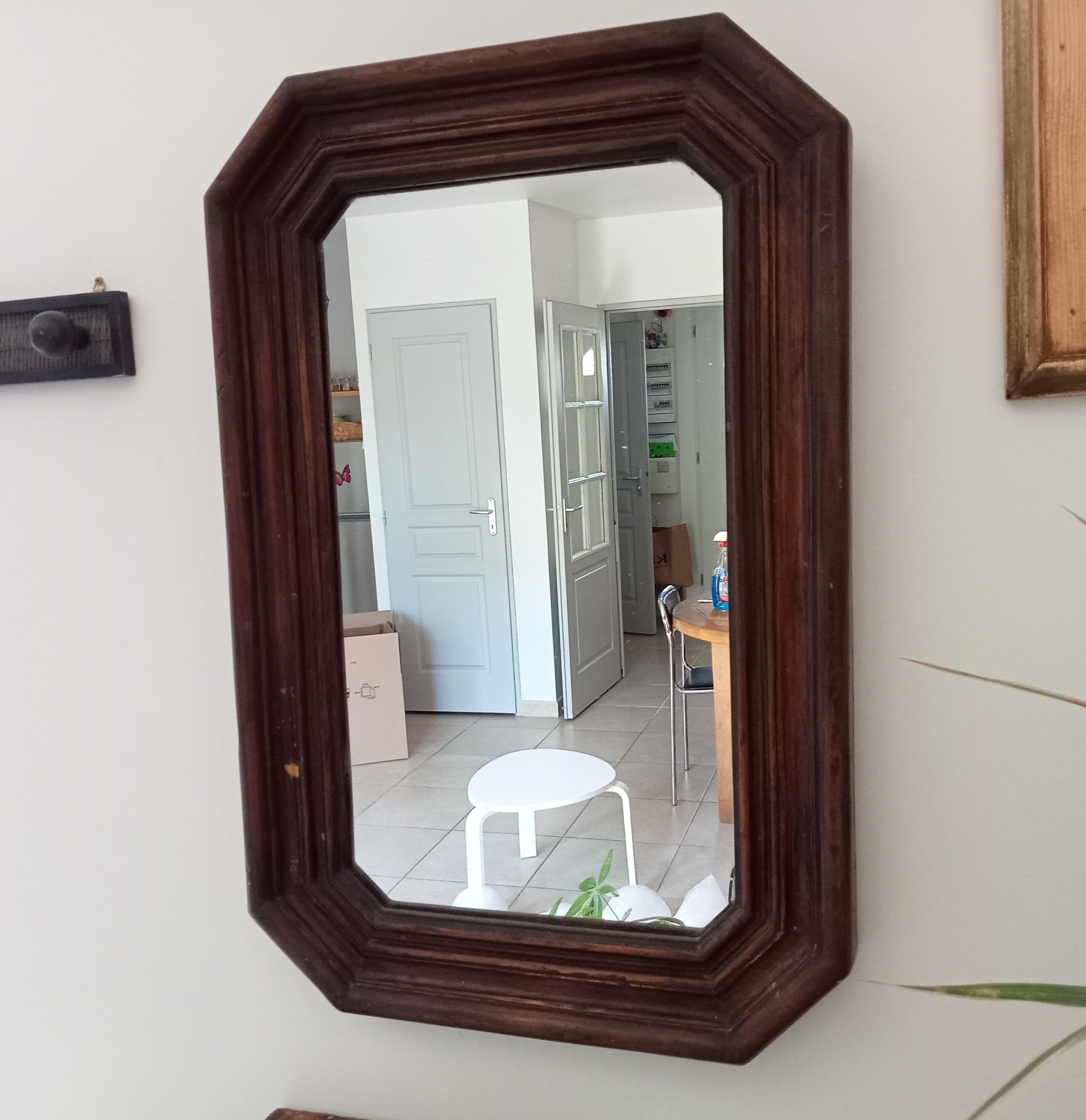 Octagonal mirror 73x48cm