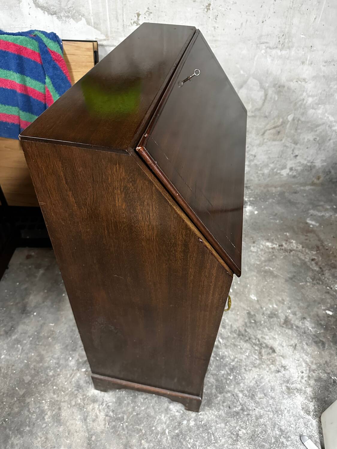 Writing desk in mahogany - Great Britain early 20th century