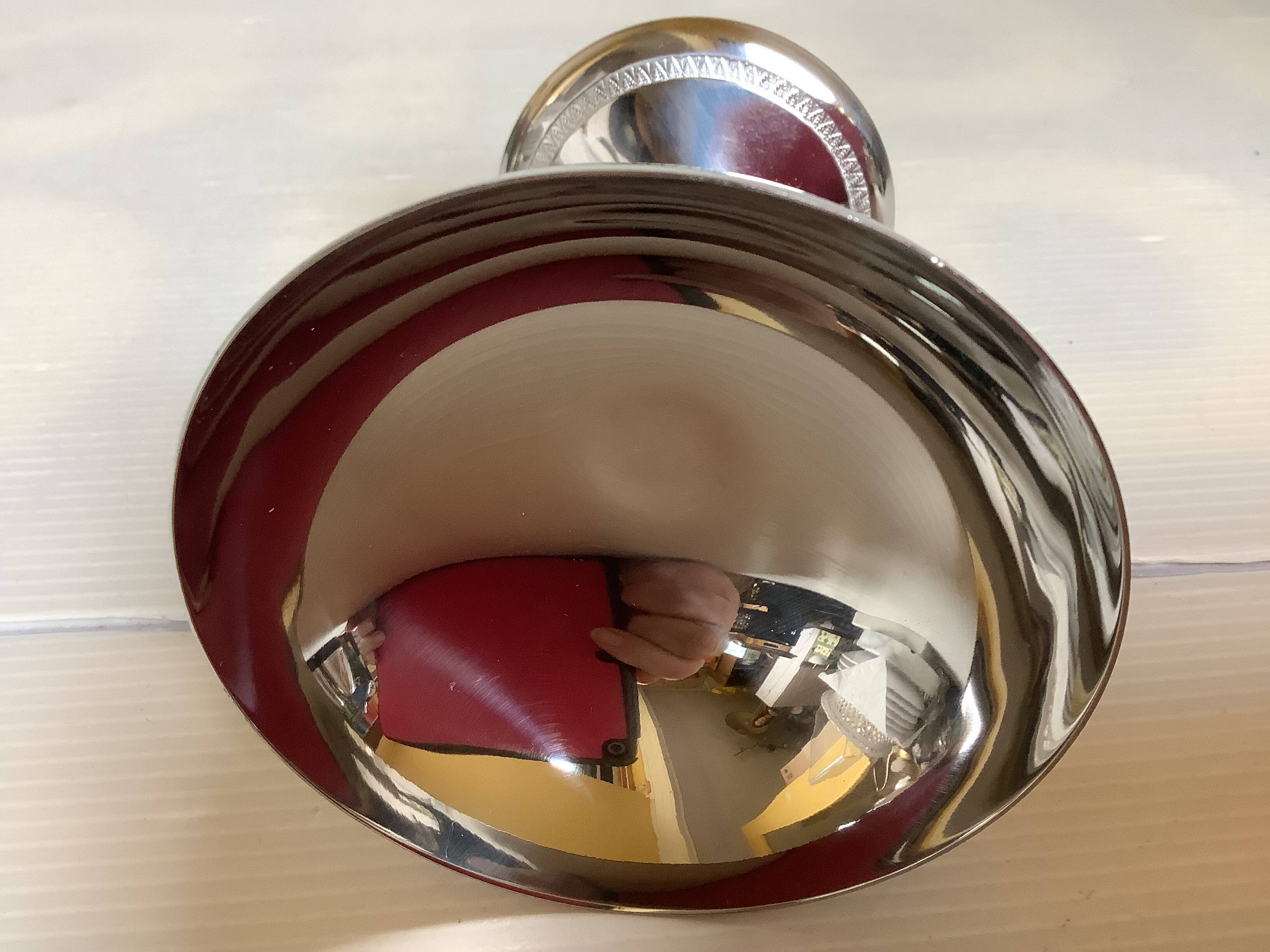 6 footed bowls with a silver metal ice frieze