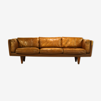 Illum Wikkelso V11 sofa in vintage buffalo leather