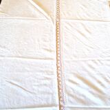 Vintage tablecloth in damask mestizo and decorated with a central lace 145x170 *Z*