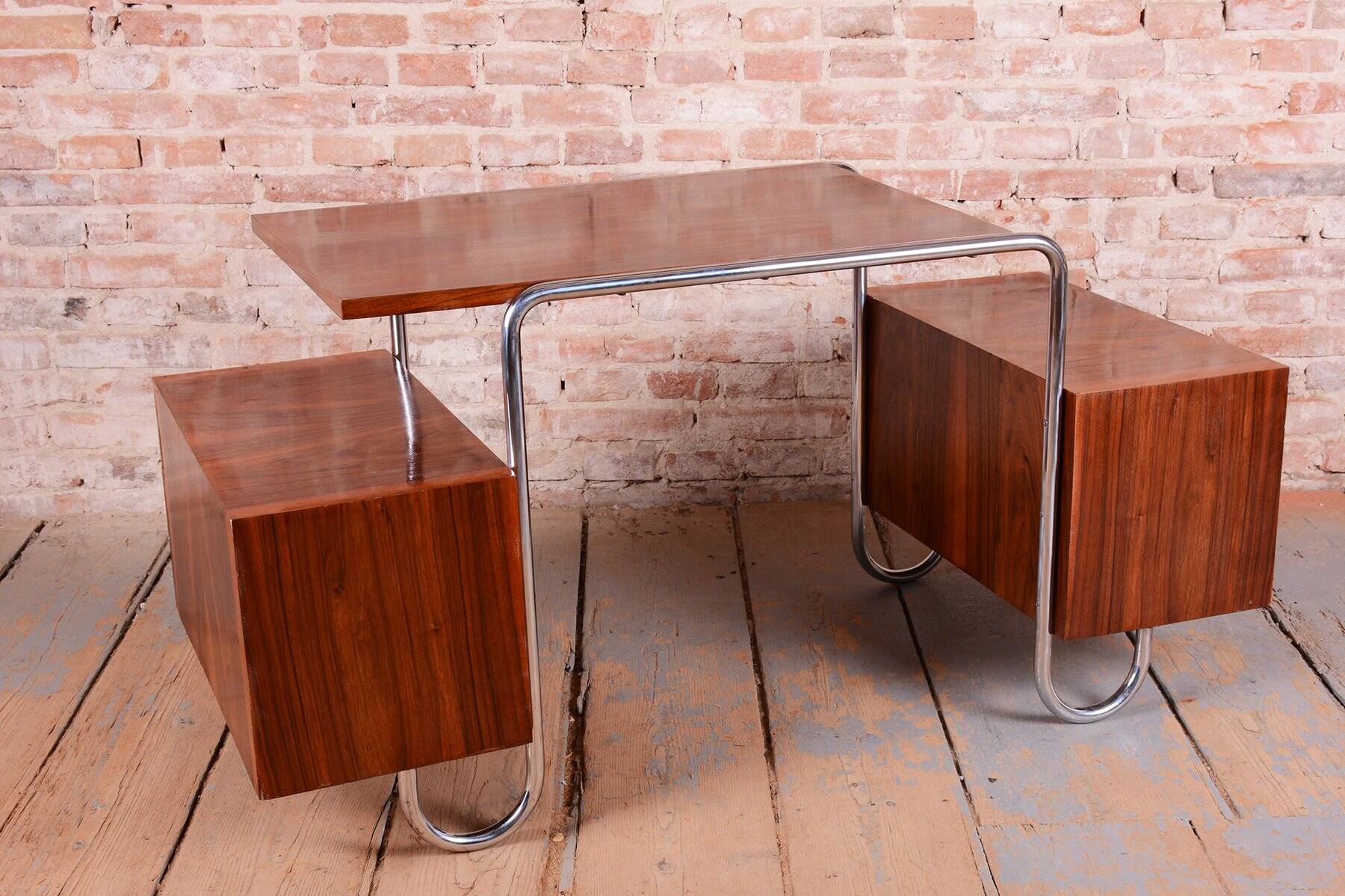 Czech Bauhaus Writing Desk in Walnut attributed to A. Lurcat for Kovona, 1920s