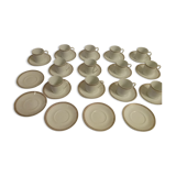Cups and saucers in fine porcelain with gilded edging