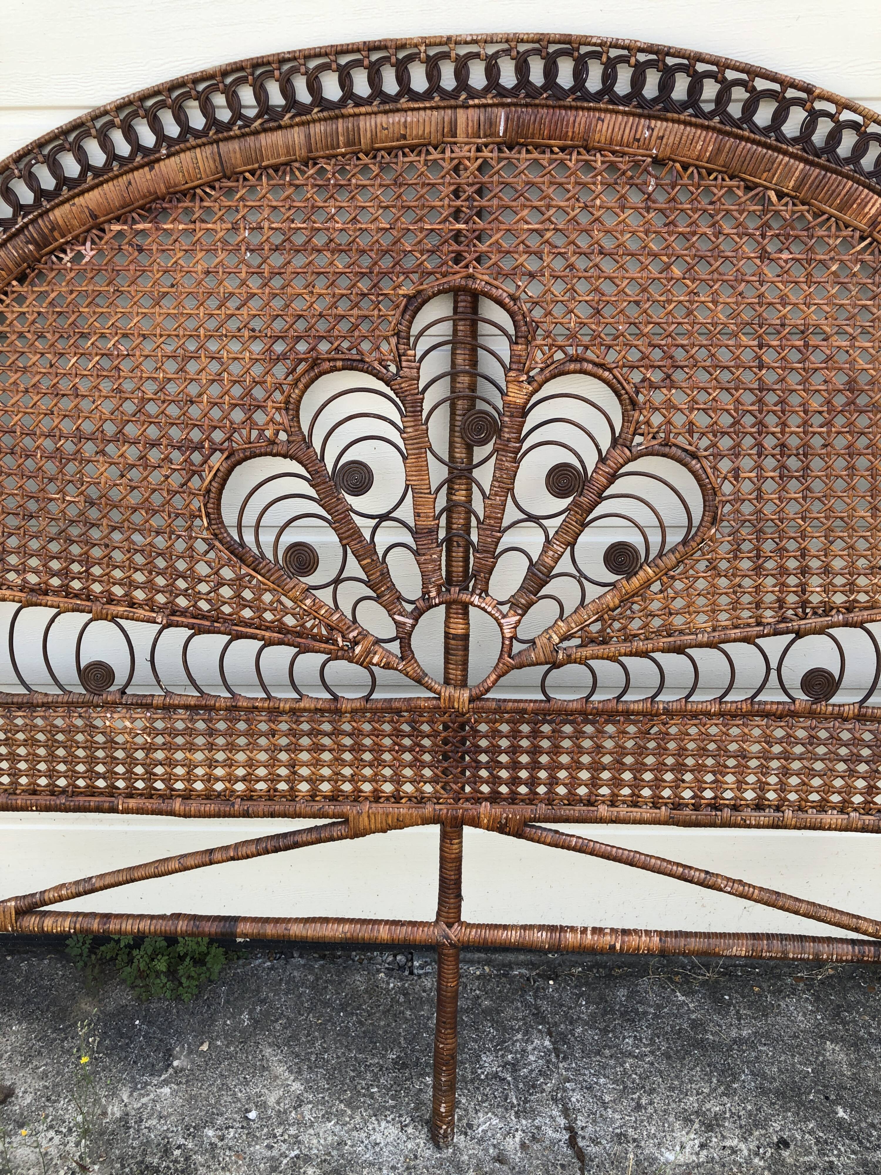 Peacock rattan headof