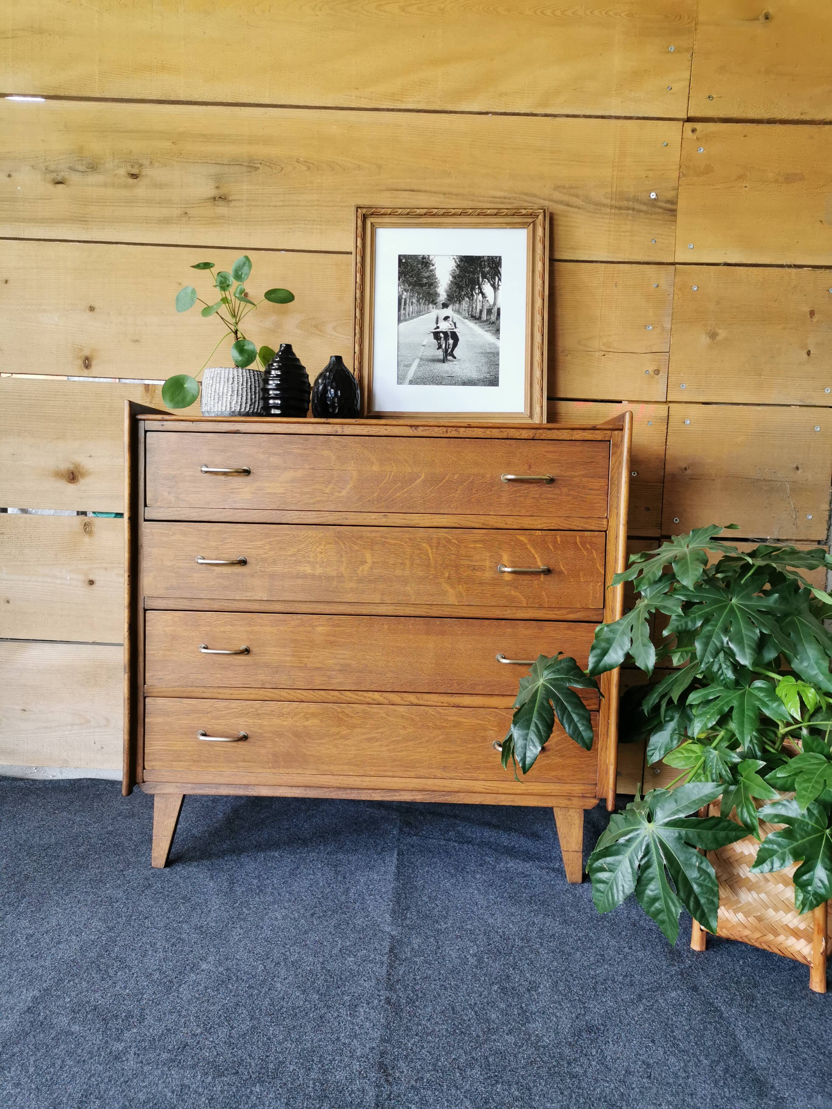 Dresser 1960