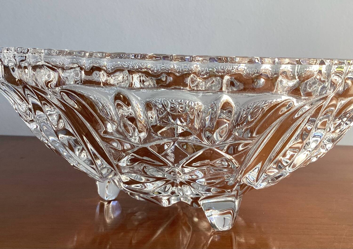 Thick glass tripod cup - vintage