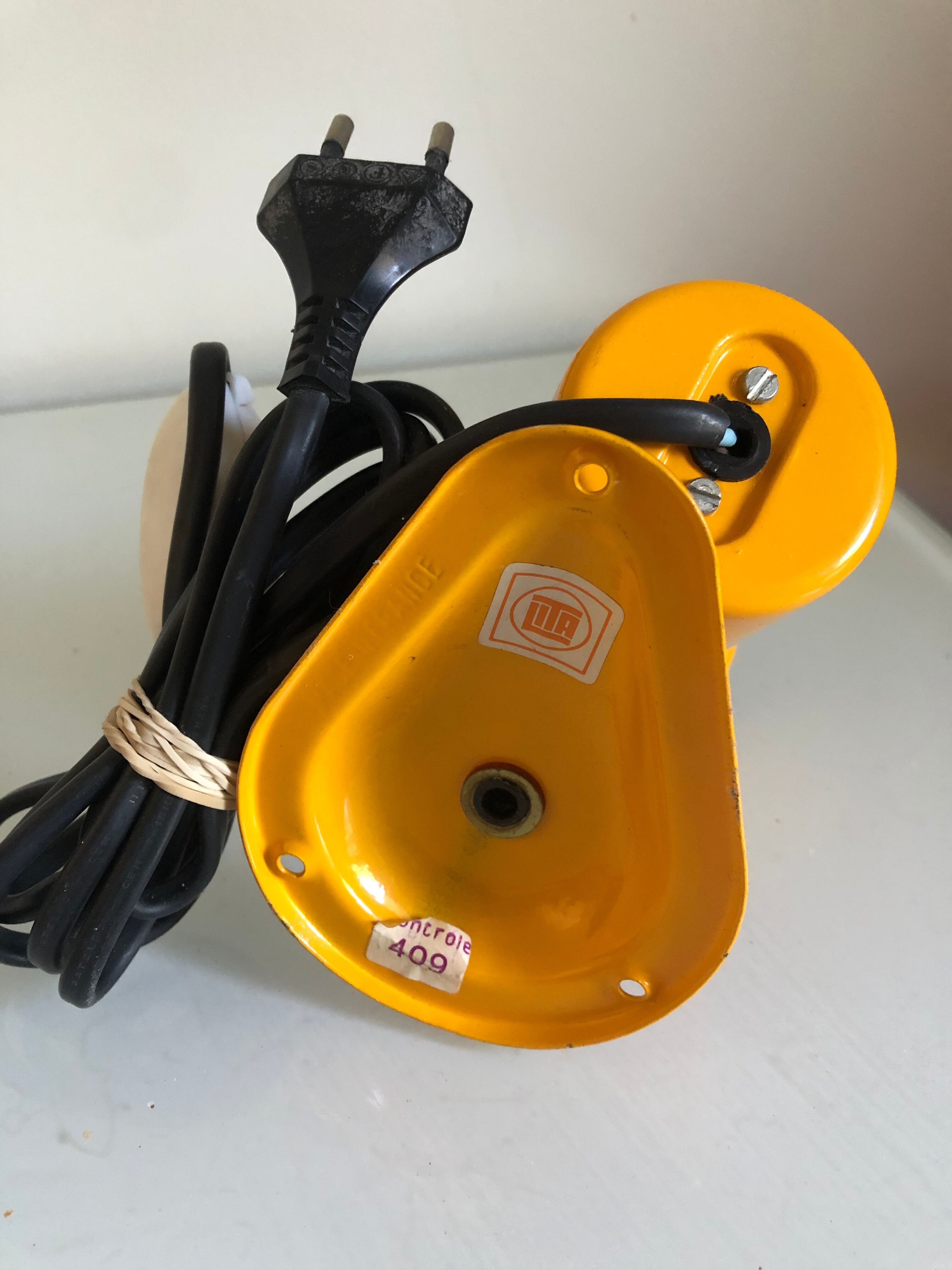 Spot orange vintage lita