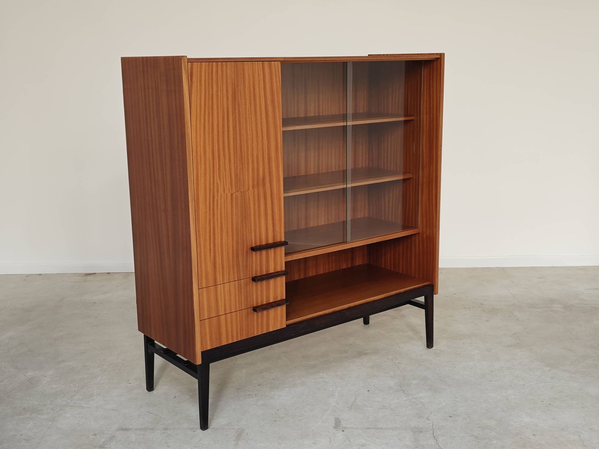 Vaisselier, buffet haut Frantisek Jirak pour Up Zavody 1960