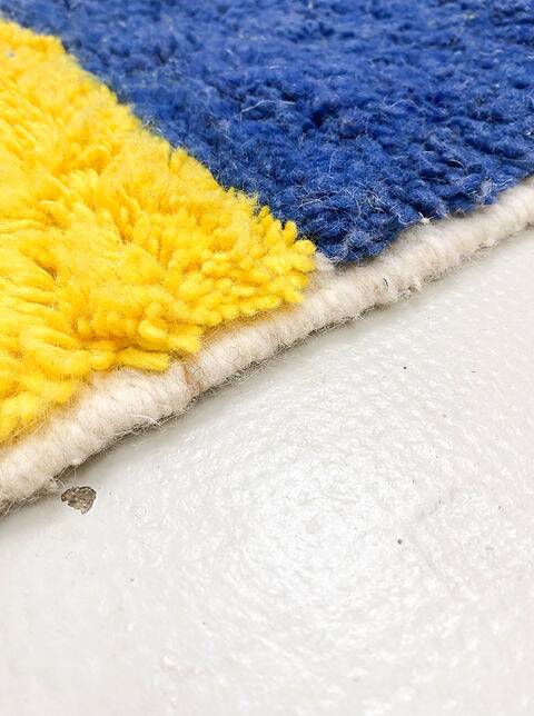 Moroccan handmade beni ouairine rug size 150 x 250 cm