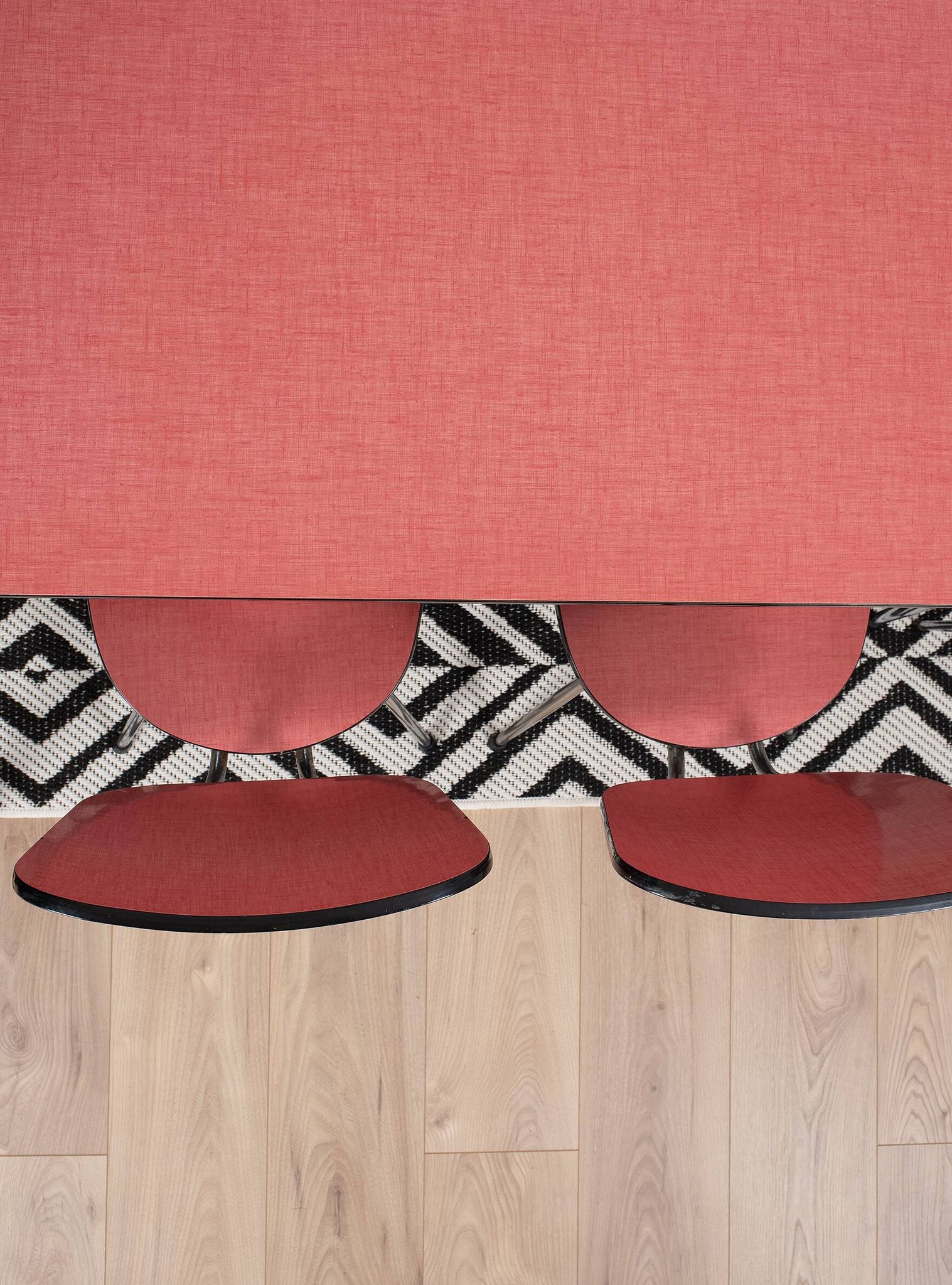 Extendable table and 6 chairs in Formica and stainless steel, brand FURANIA EUROPALU