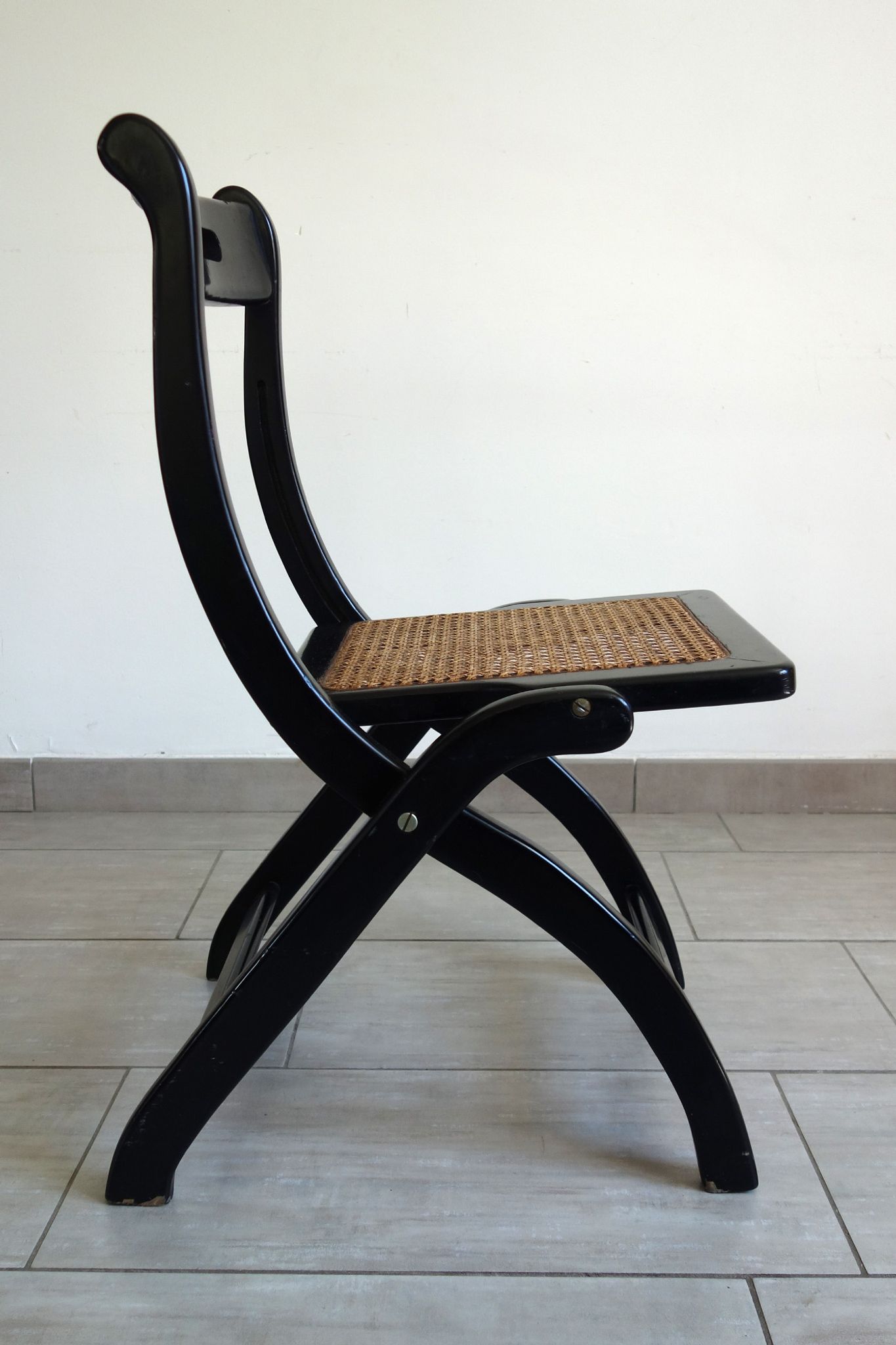 Chaise pliante cannée vintage