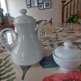 Teapot and sweetener