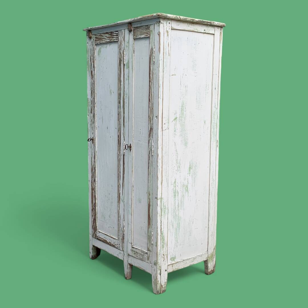 Parisian workshop cabinet 1940