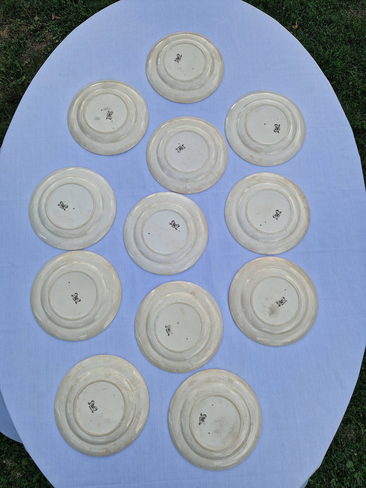 Set of 12 Terre De Fer Plates Manufacture Moore & Co Model Como