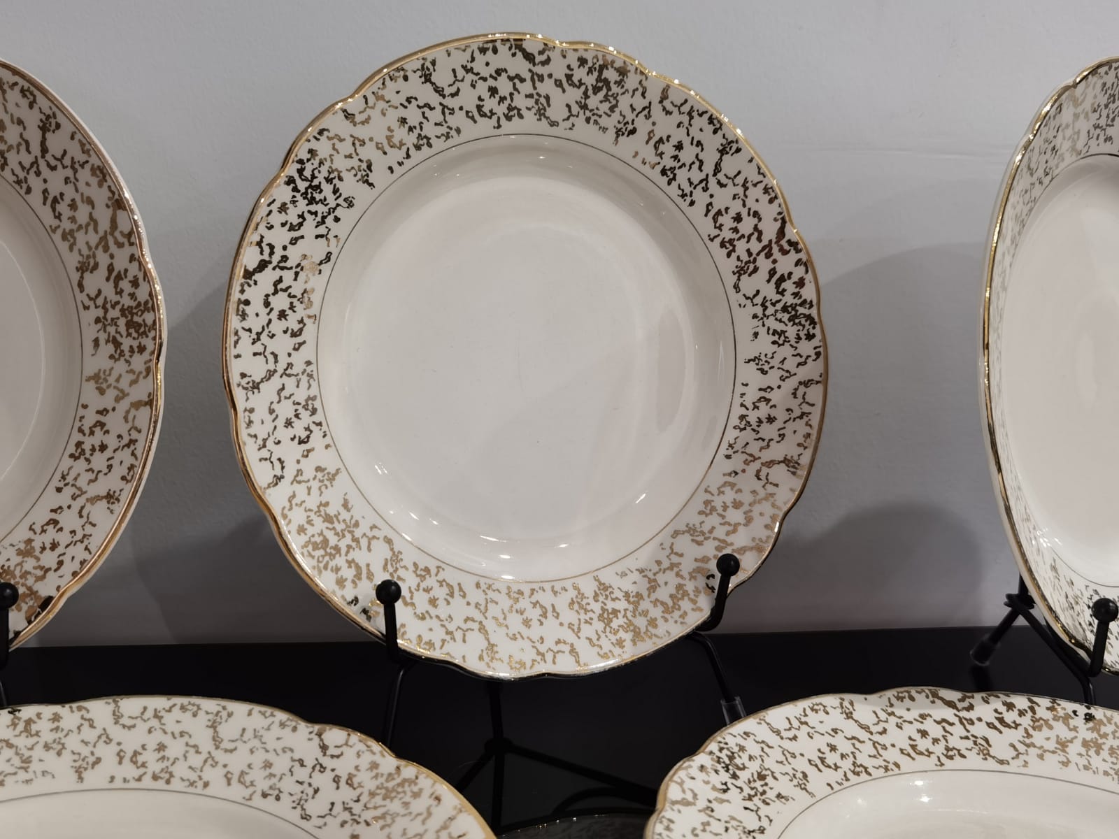 White and golden dessert plates Villeroy and Boch