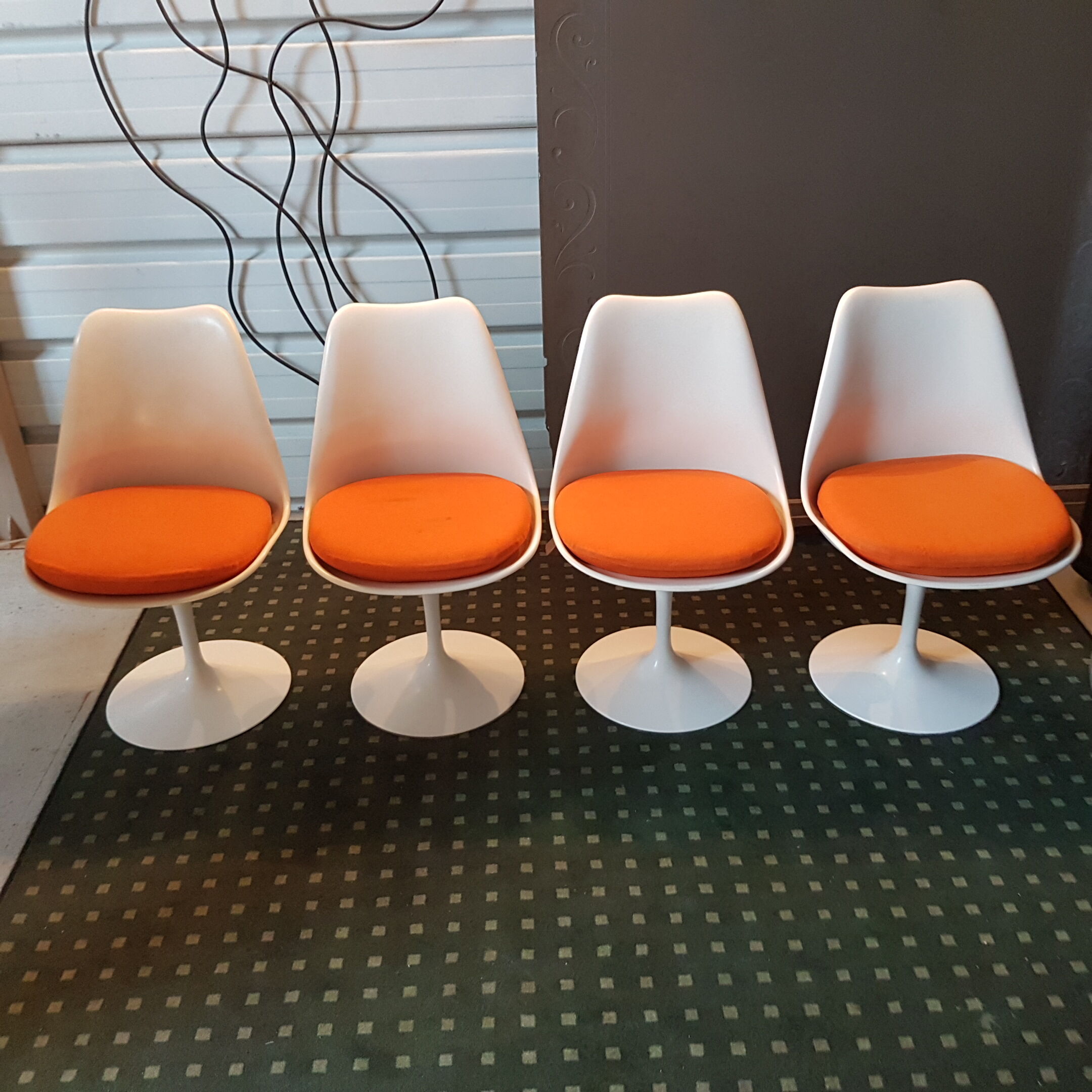 Ensemble de 4 chaises pivotantes d'Eero Saarinen
